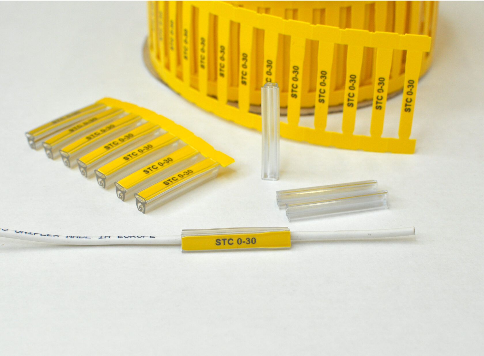 Держатель маркера STC-0-30 - Контейнер для маркера, нанизываемый на кабель, длина 30 мм, диаметр провода 0,2 - 0,75 мм, в упаковке 500 держателей для установки маркера HIC