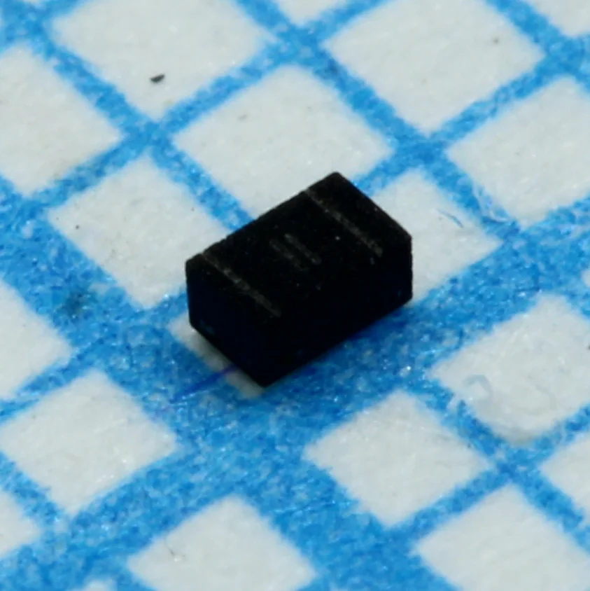 PESD5V0X1BCL,315 - Сборка защитная TVS-диодов двунаправленная 5.5В_пиковое_  18В_ограничение автомобильного применения 2-Pin DFN лента на катушке