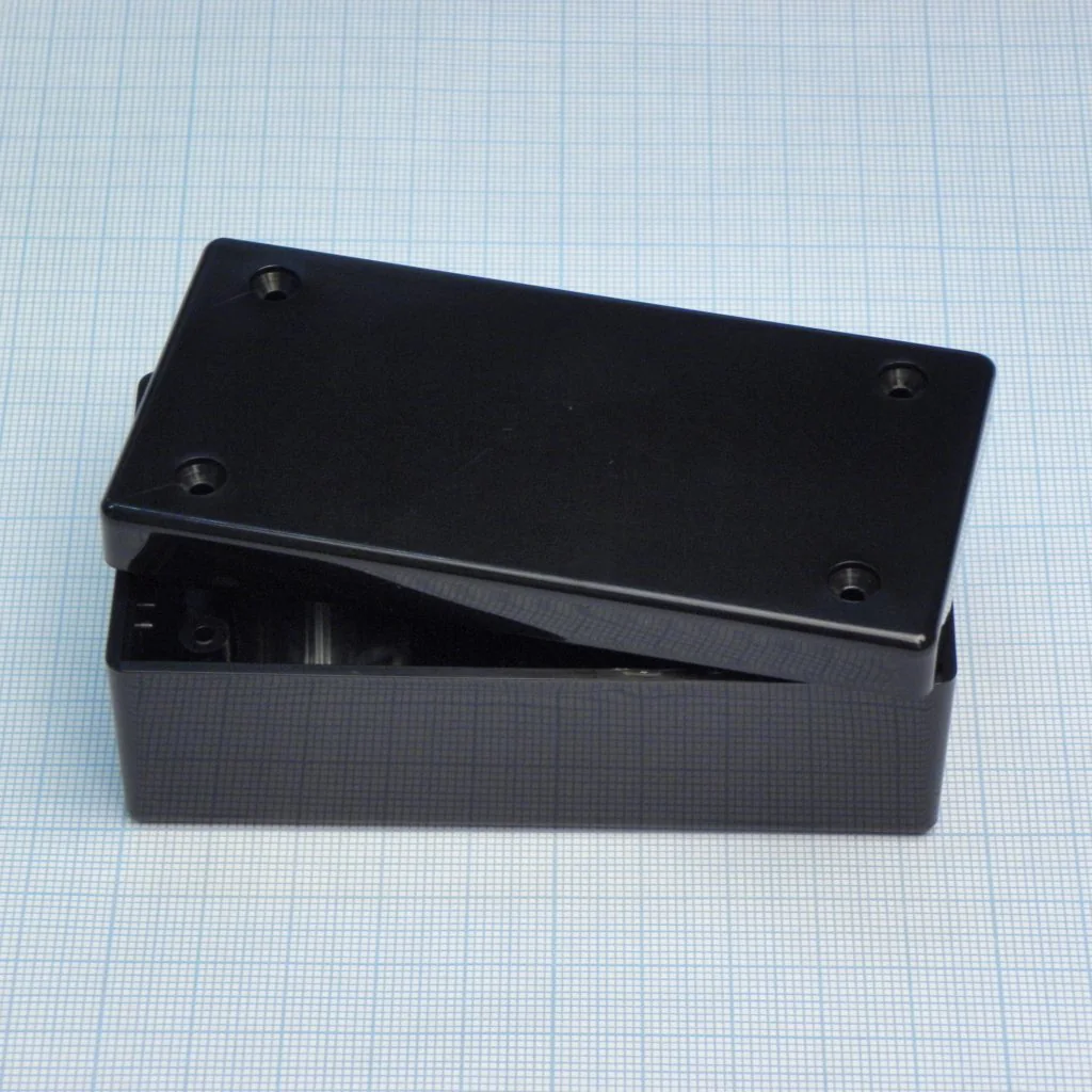 G1068B - Прочный корпус из ABS пластика, черный