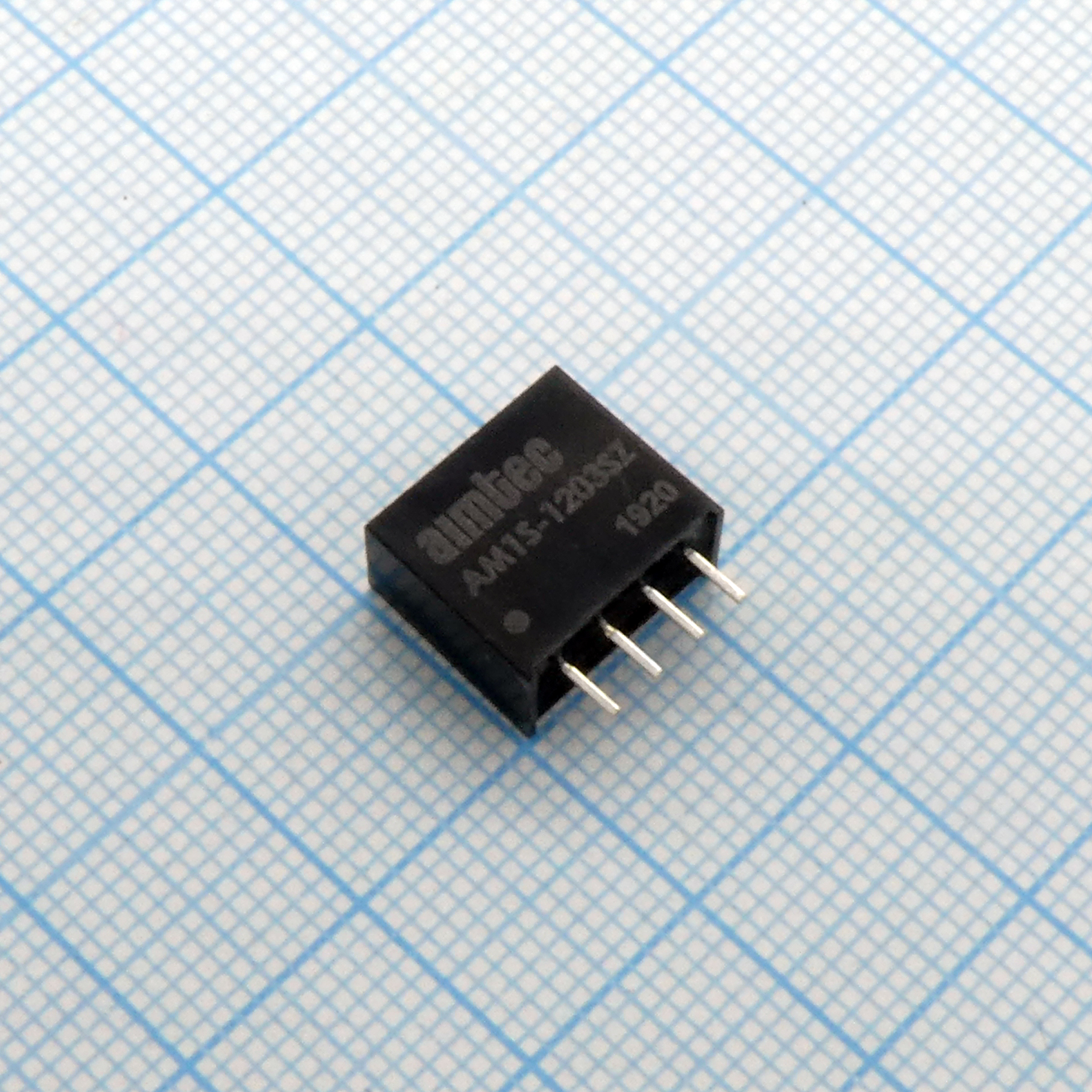 AM1S-1203SZ - DC/DC, 1Вт, вход 10.8…13.2В, выход 3.3В/0.303А, изоляция 1000В DC, КПД 78%, максимальная емкостная нагрузка не более 220мкФ, SIP4, 11.68x6x9.7мм, -40…85°C, пластик