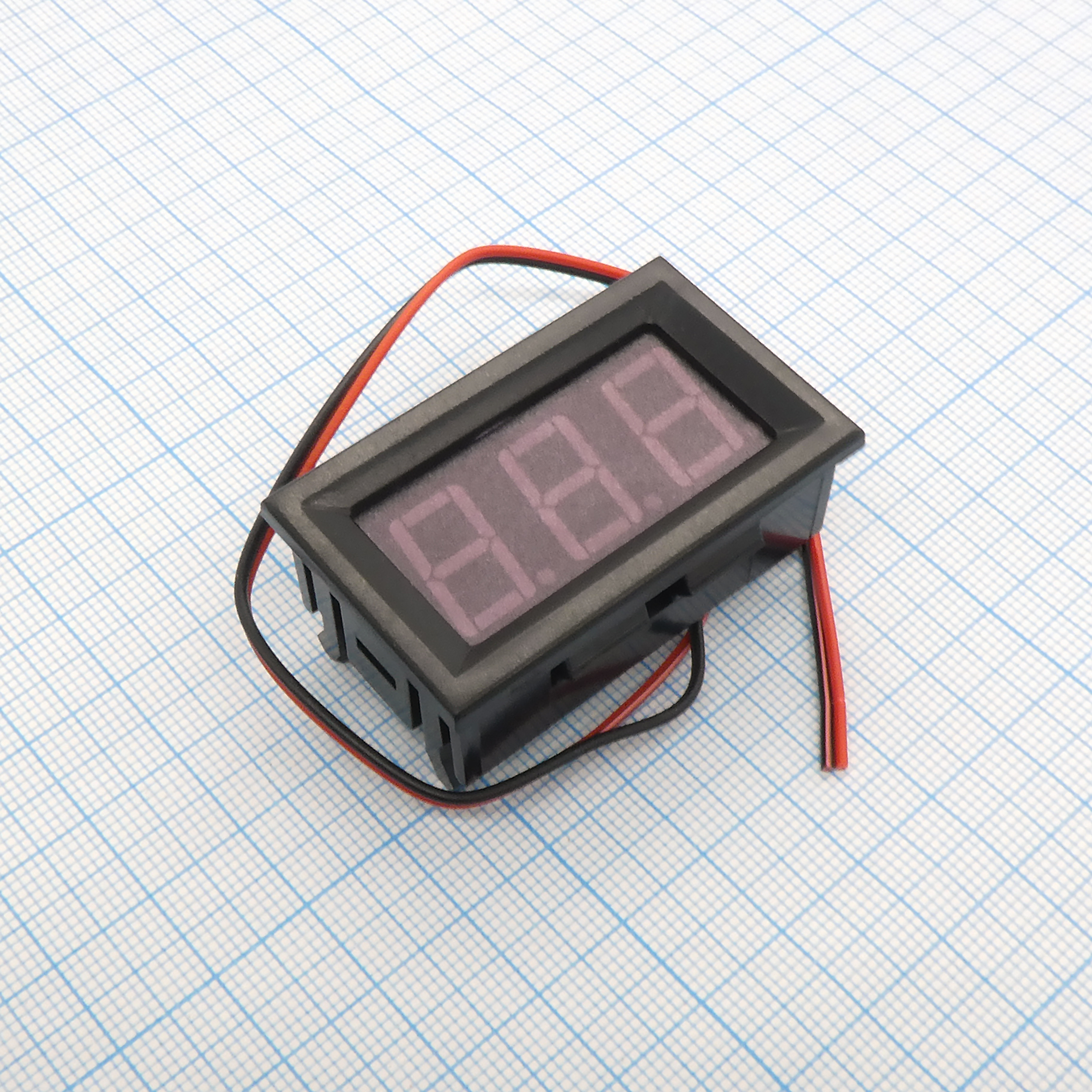 Вольтметр в корпусе 0.56" 5-120В зелёный - Защита от переполюсовки; диапазон измеряемого напряжения 5-120В DC; время обновления показаний 0.3 с; высота символов на индикаторе 14.2мм (0.56"); размеры 48х29х22мм; цвет индикатора: зеленый; точность: 1%; рабо