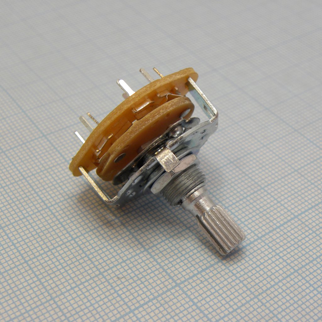 DS SR-25-3 - Переключатель одногалетный 3 положения ручки, 2 группы замыкающих контактов, вал 6мм с насечкой