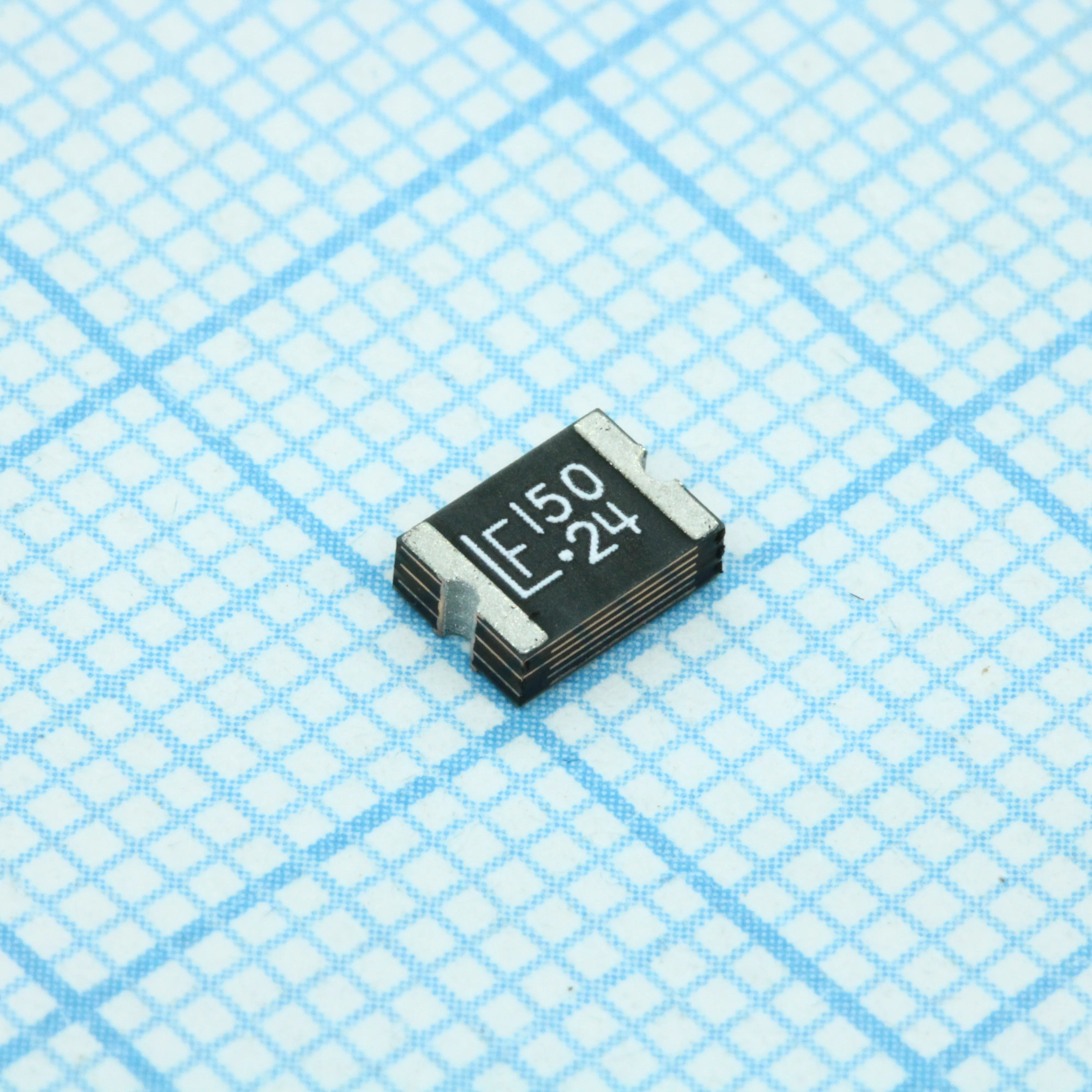 1812L150/24MR - Самовосстанавливающийся предохранитель PTC 24В 1.5А для поверхностного монтажа 1812 серия POLYFUSE®