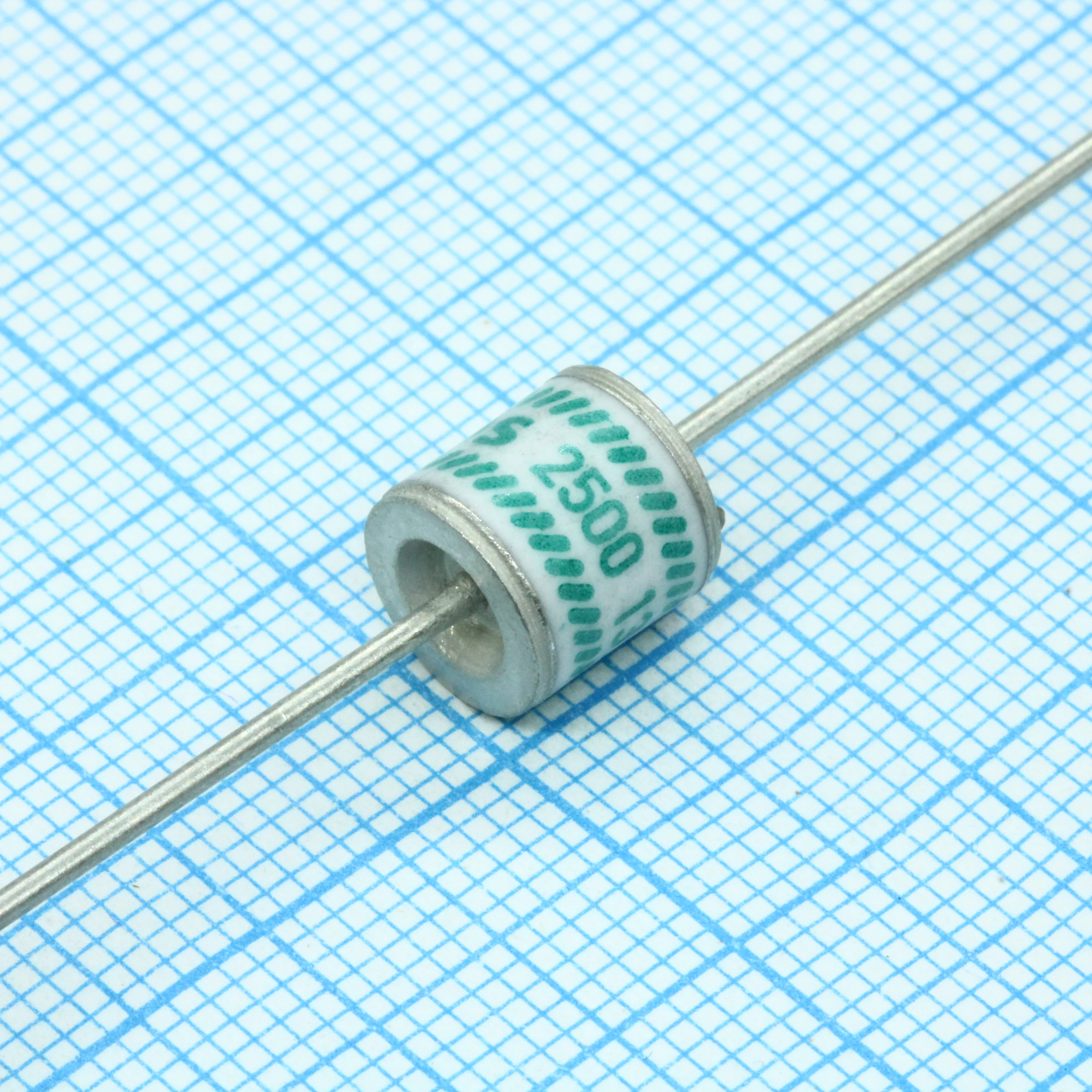 B88069X2190S102 - 8x8mm 2500V ±20% 10kA/10A 2-х элек. A71-H25X