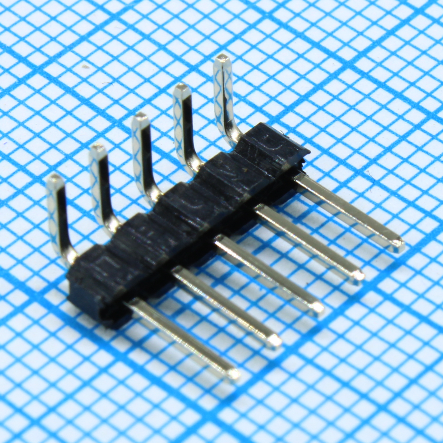 DS1022-1X5RUF18-B - Соединитель штыревой, вилка на плату однорядная угловая, 5pin(1x5), шаг 2.54мм (A=6.3mm, B=3.20mm, C=4.36mm), тип - U