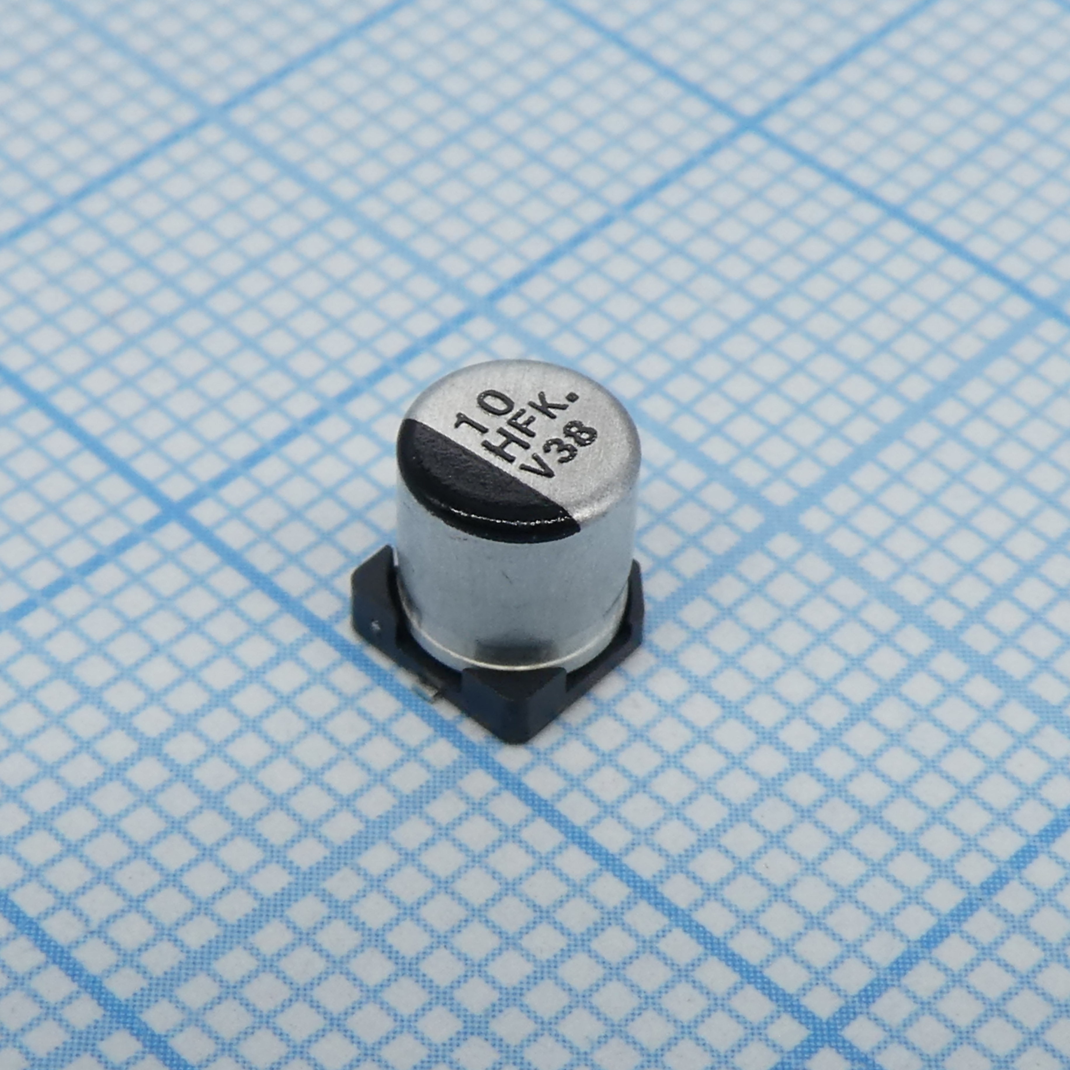 EEEFK1H100UR - Конденсатор электролитический низкоимпедансный для поверхностного монтажа 50В 10мкФ ±20%, 2000часов, 85mA, 5*5.8