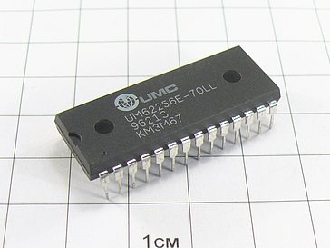 Микросхема UM62256E-70LL