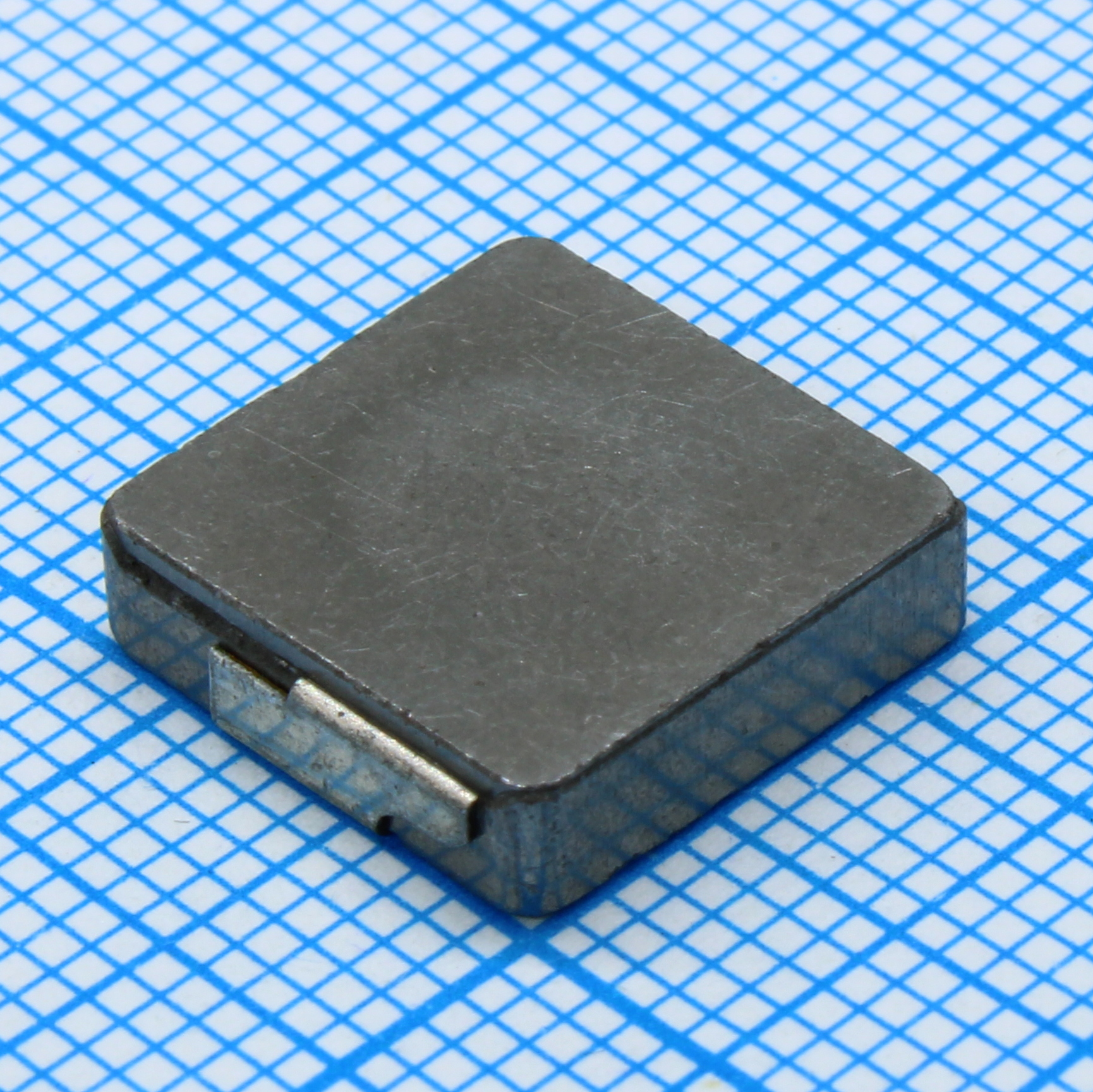 IHLP5050CEERR15M01 - 	Дроссель силовой экранированный проволочный 0.15мкГн ±20% 100кГц порошковое железо 41A 0.0012Ом по постоянному току 5050 лента на катушке