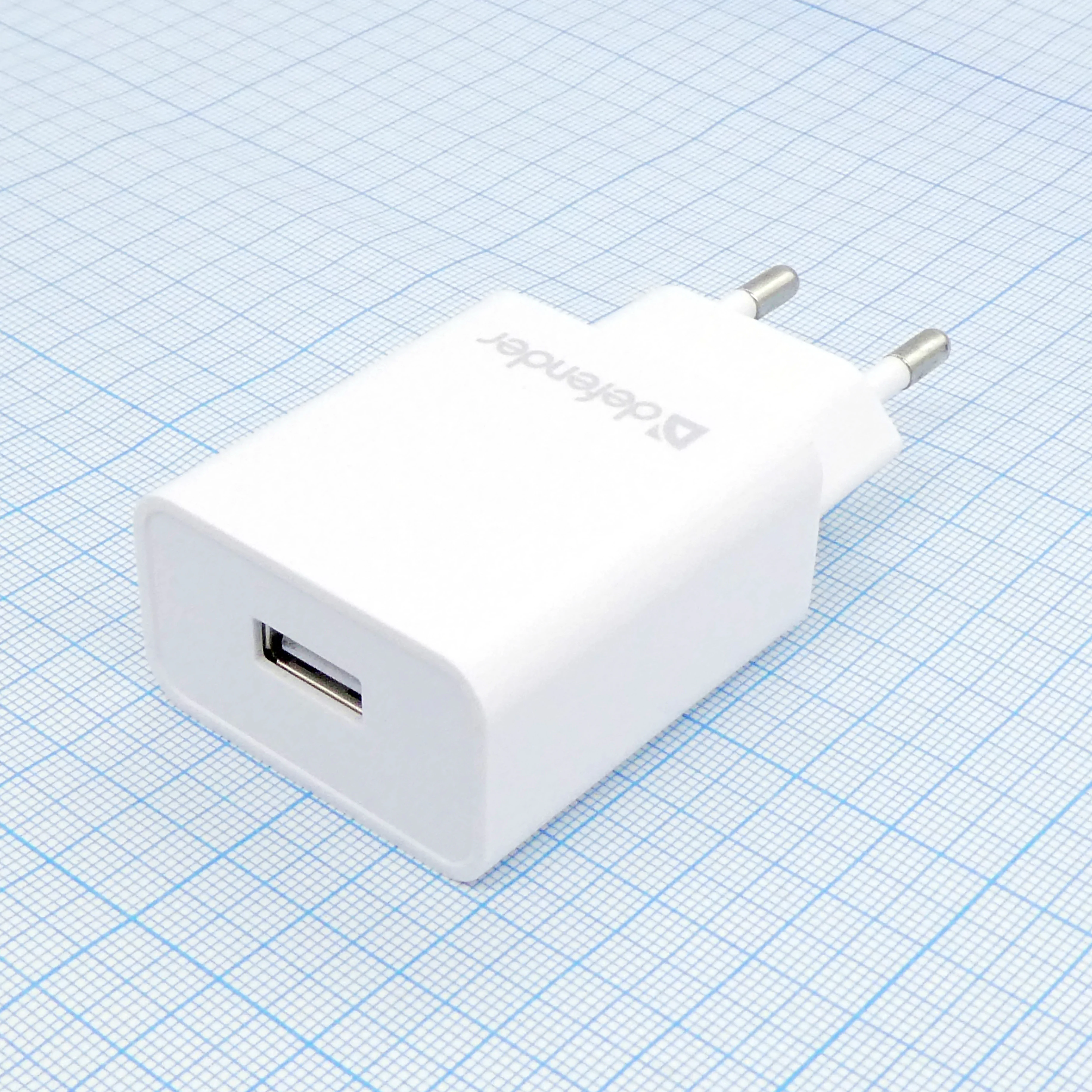 Defender UPA-21 5V/2.1A - сетевой блок питания на один USB разъём