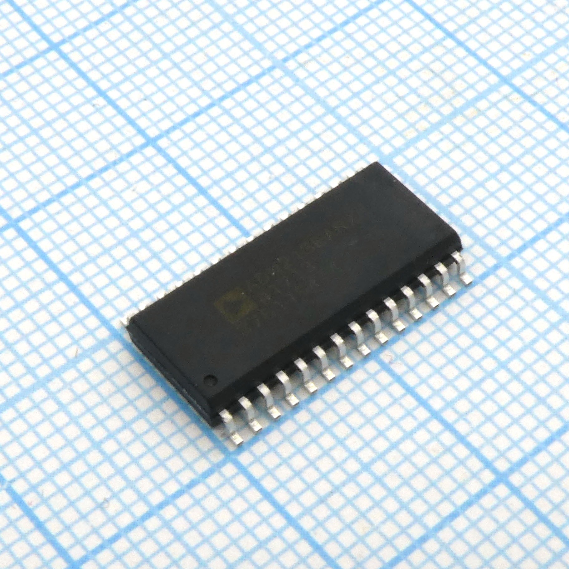 ADM213EARZ - Драйвер/приемник RS-232 с защитой от электростатического разряда до 15 кВ