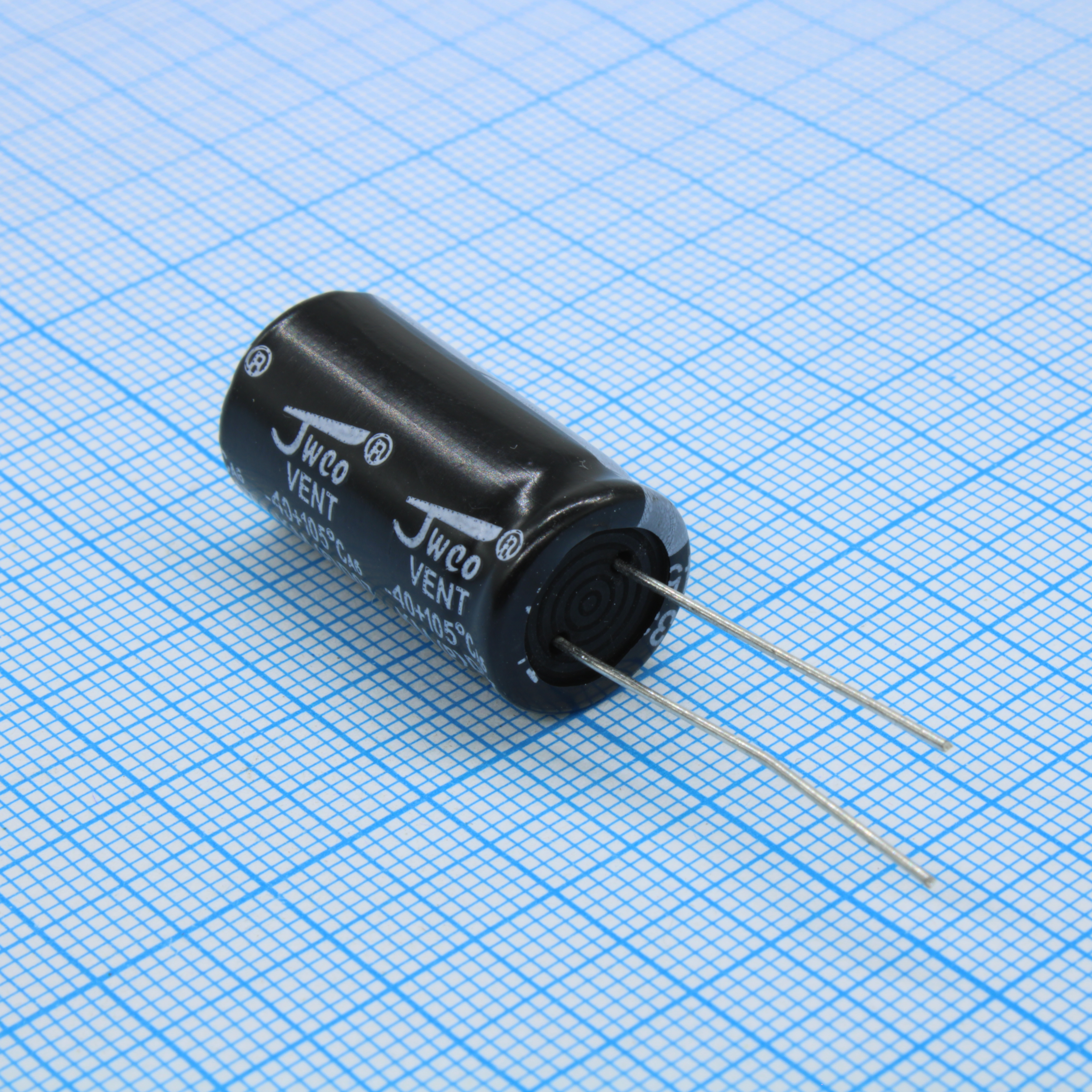 LF222M1EBKJ1325EGN - Конденсатор алюминиевый электролитический 2200мкФ 25В ±20% (13х25мм) радиальный, шаг 5мм 0.055Ом 2050мА 4000час 105°C россыпь