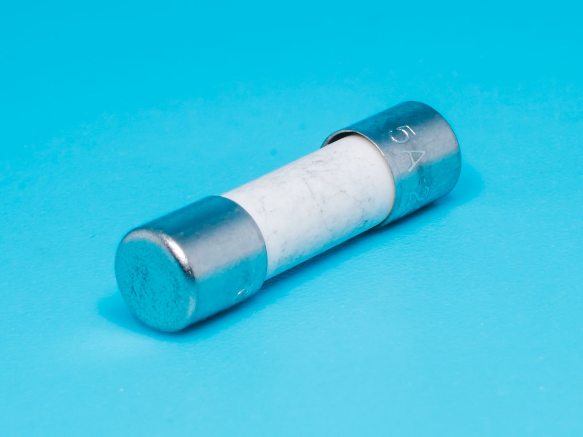 FS-52KT-5.0/250 - Предохранитель 5х20мм, керамический, с задержкой, 5А/250В (GDA)