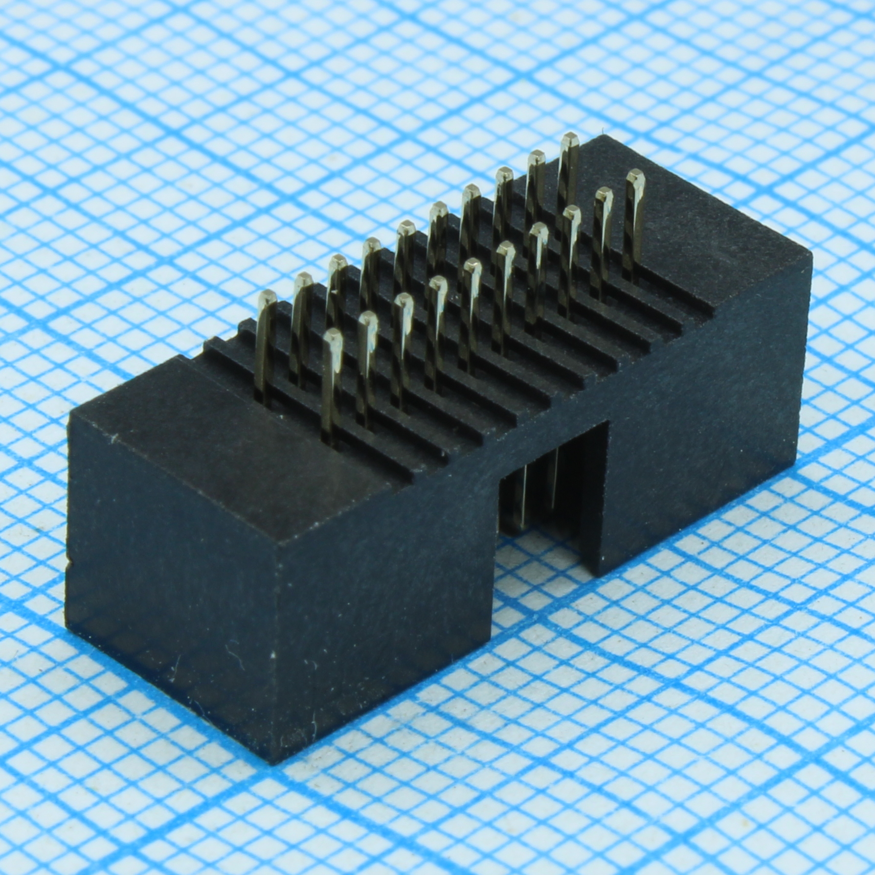 DS1064-16-20V8BB-3A - Вилка на плату 20 контактов шаг 1.27x2.54мм, лоток