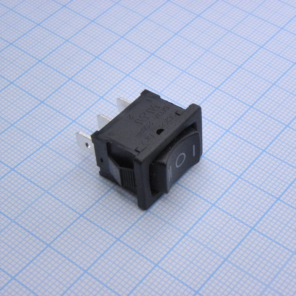 DS RWB-103 ON-OFF-ON - 3 положения клавиши, 1группа контактов на переключение, 250V 6A, ширина контактов 4.8мм