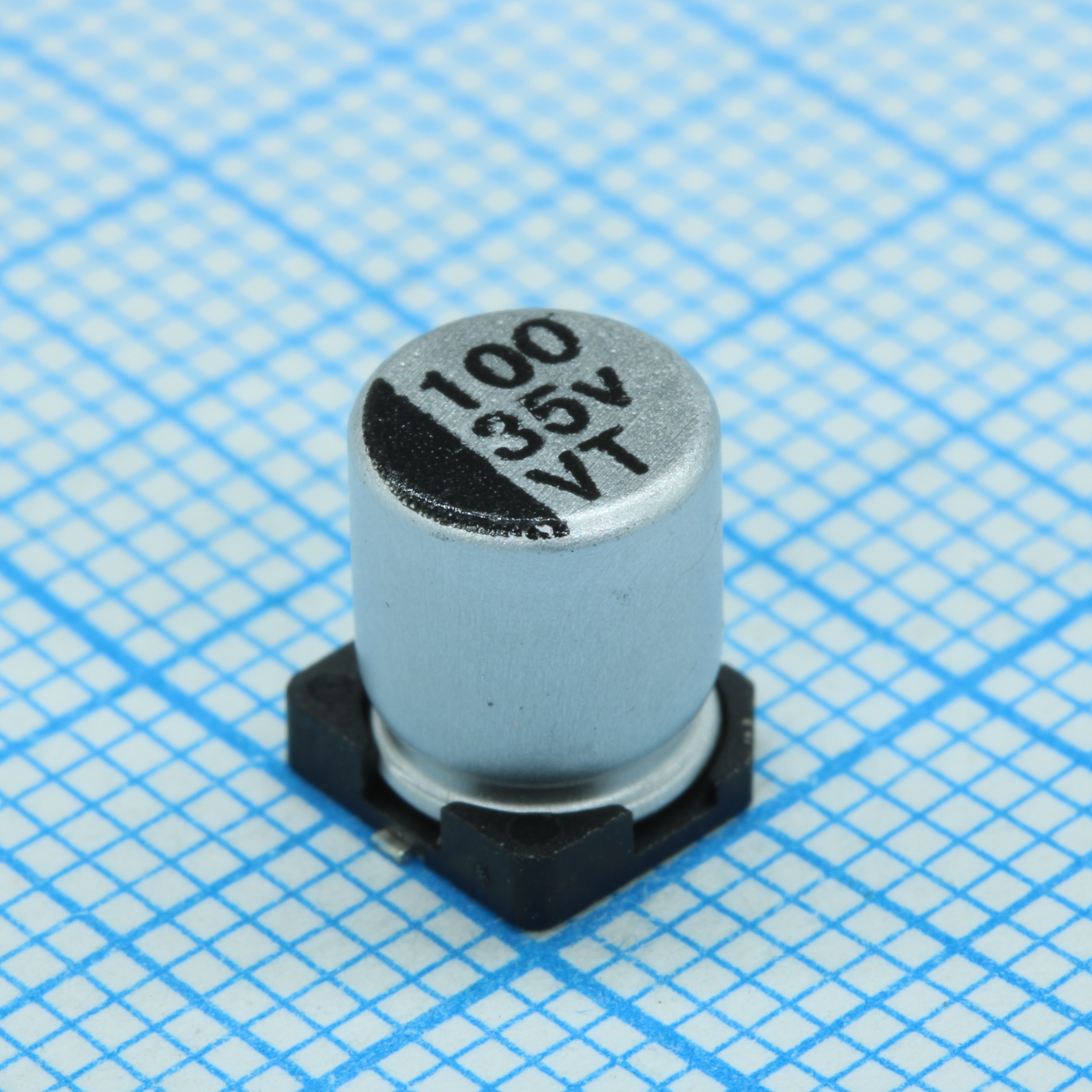 VT101M1VBKJ0607VBK - Конденсатор алюминиевый электролитический 100мкФ 35В ±20% (6.3х7.7мм) SMD 90мА 2000часов 105°С лента на катушке