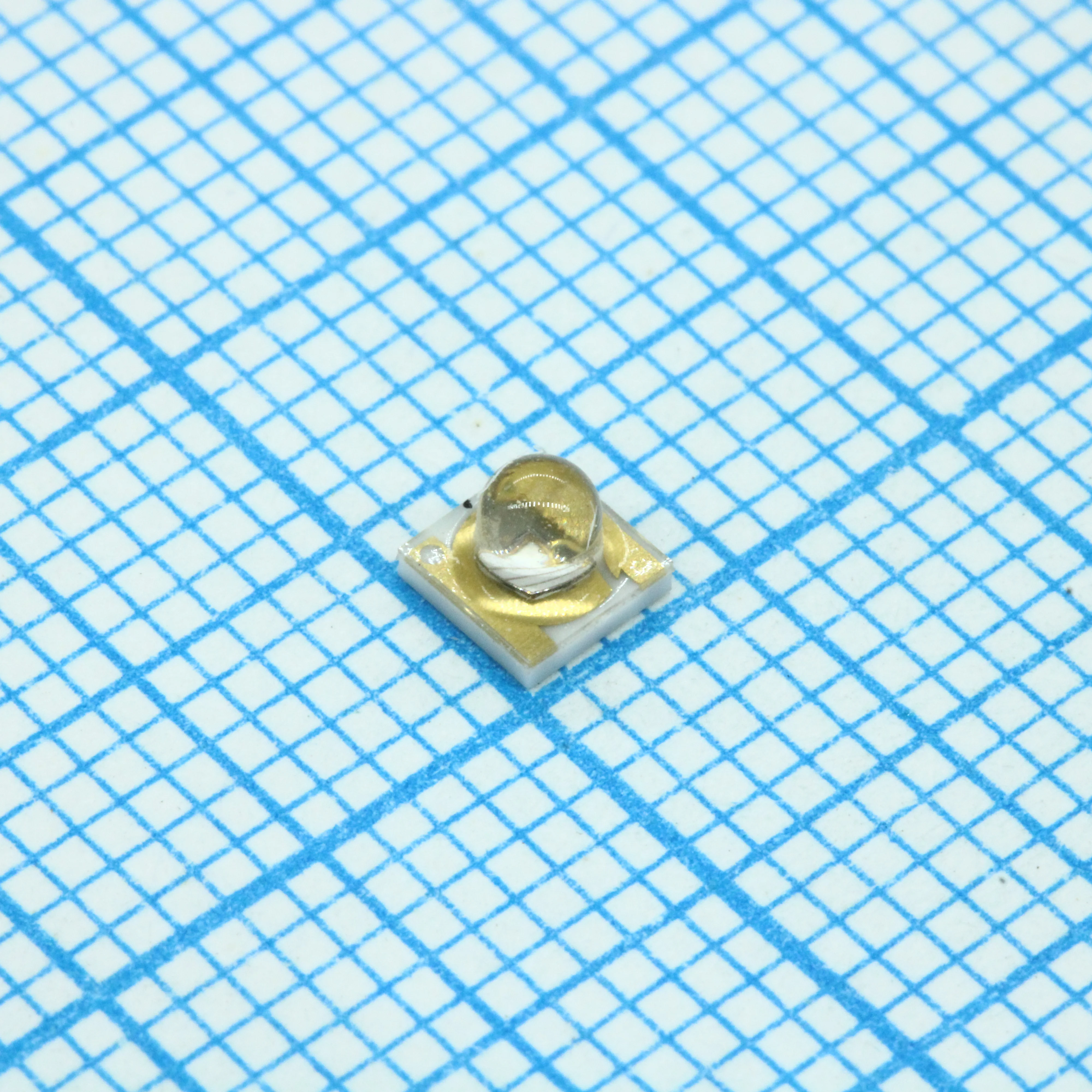 HL-C3535F7V365-D1-LVR9(Au60) - Ультрафиолетовый светодиод smd 3,5х3,5мм/360-370нм/350-400mW /3-4v/60°