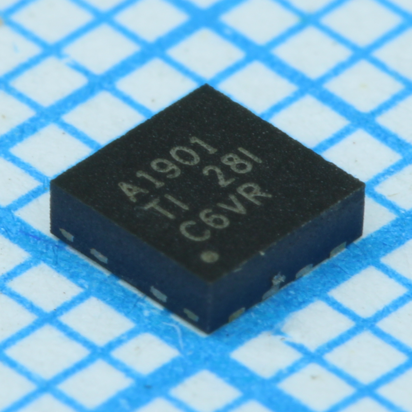 TPS7A1901DRBR - Стабилизатор с низким падением напряжения 40V, 450mA, Low-Iq Low-Dropout (LDO) Voltage Regulator With Power Good 8-SON -40 to 125