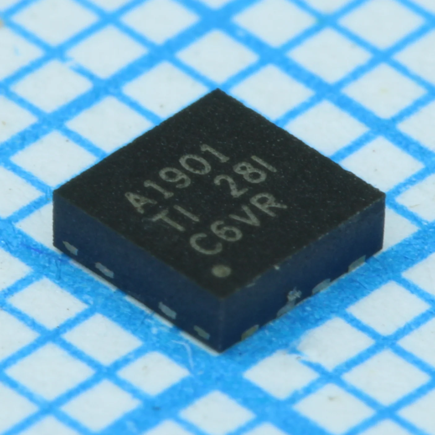 TPS7A1901DRBR - Стабилизатор с низким падением напряжения 40V, 450mA, Low-Iq Low-Dropout (LDO) Voltage Regulator With Power Good 8-SON -40 to 125