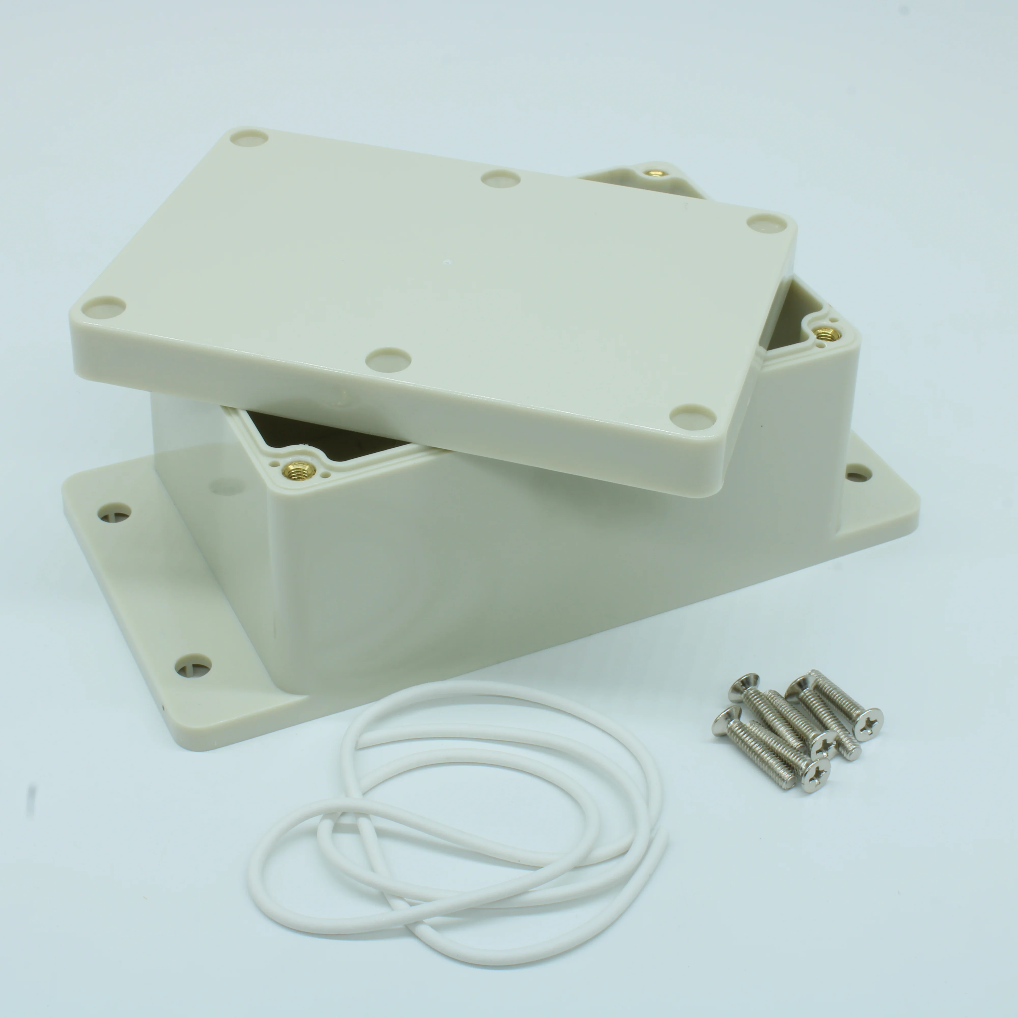 11-18 - Пластиковый корпус с фланцами  IP65