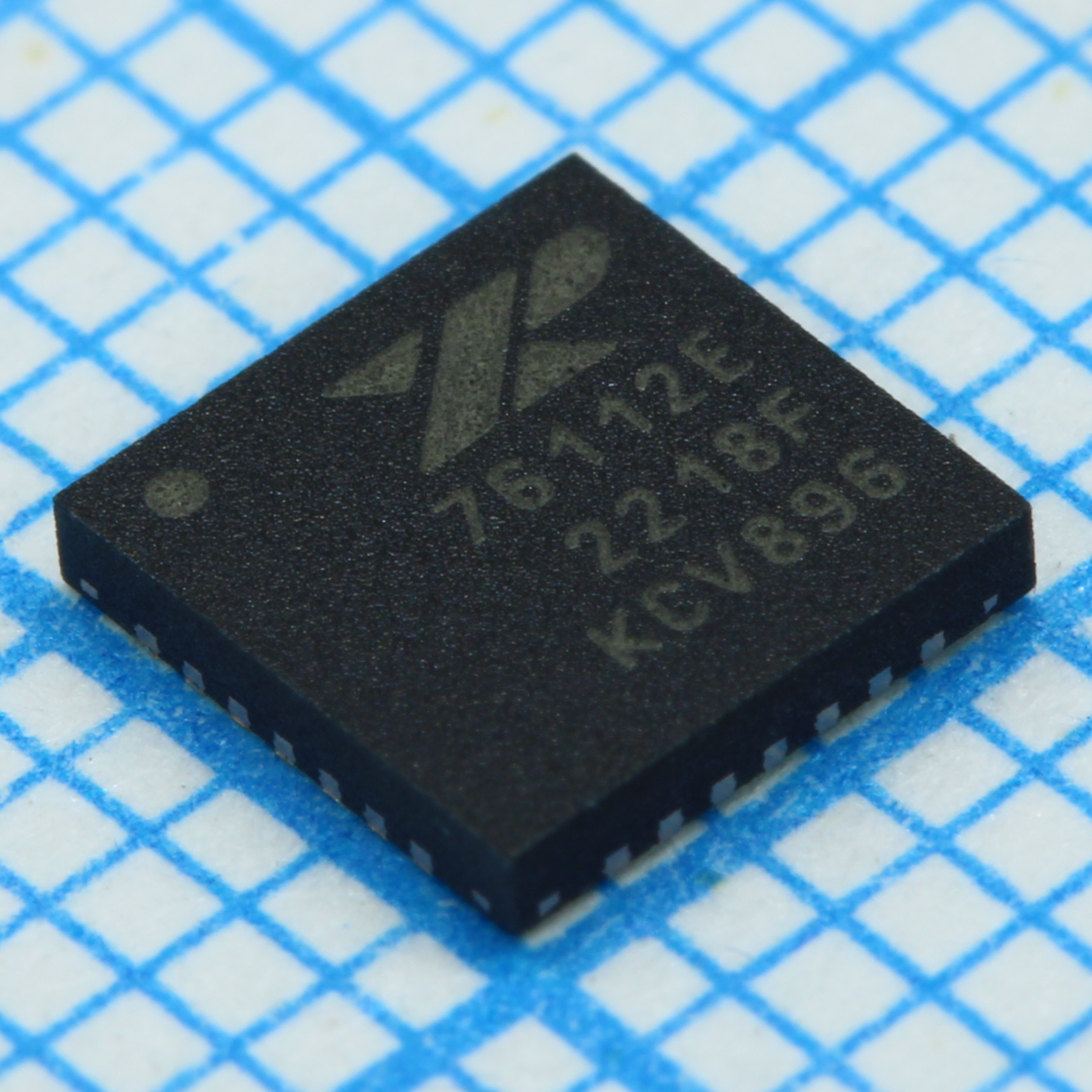 XR76112ELTR-F - Преобразователь постоянного тока 4.5В до 22В синхронный понижающий выход 0.6В 12А 30-Pin QFN EP лента на катушке