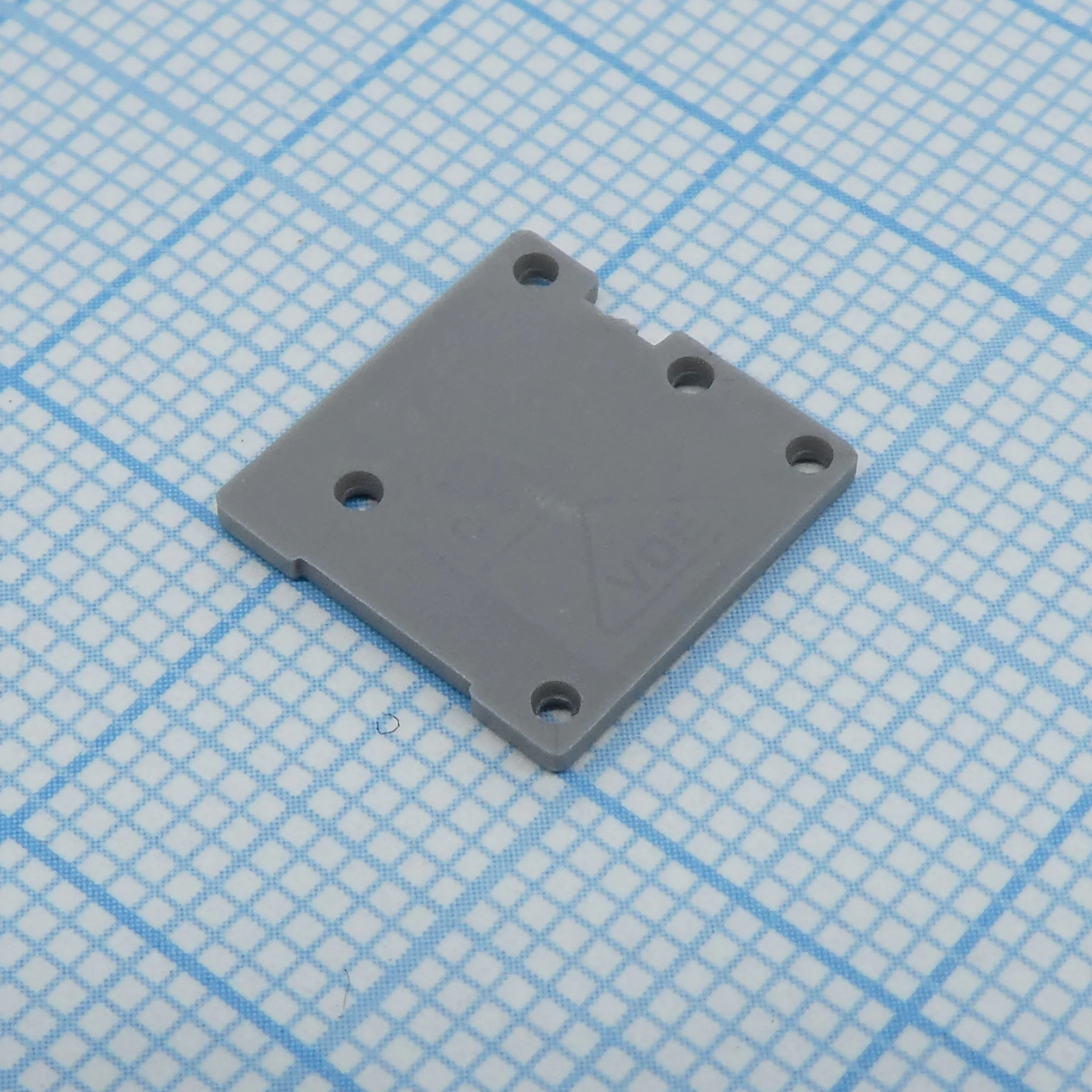 DG211V/R-5.0-01P-00A(H)COVER-01 - боковая крышка для DG211V (пластик)