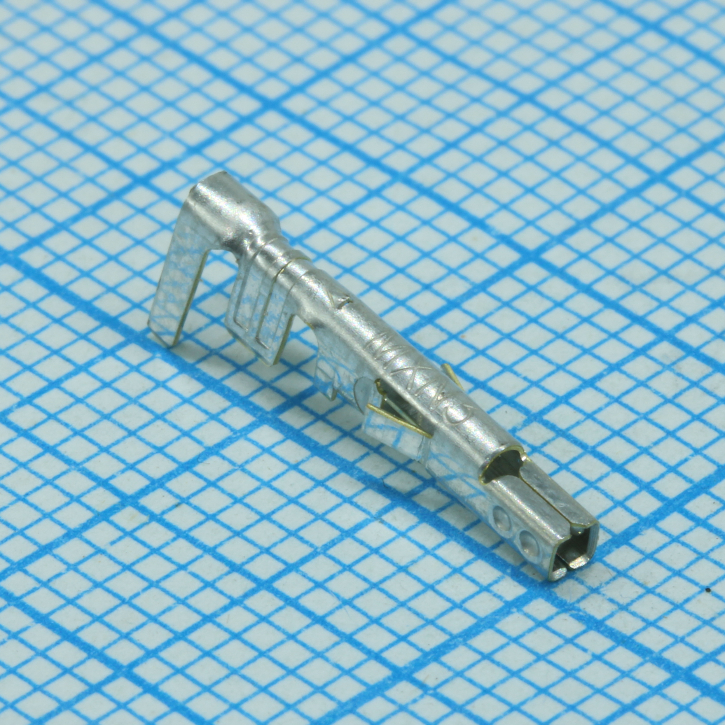 39000078 - Контакт-гнездо прямой монтаж на кабель 16AWG Mini-Fit® пакет