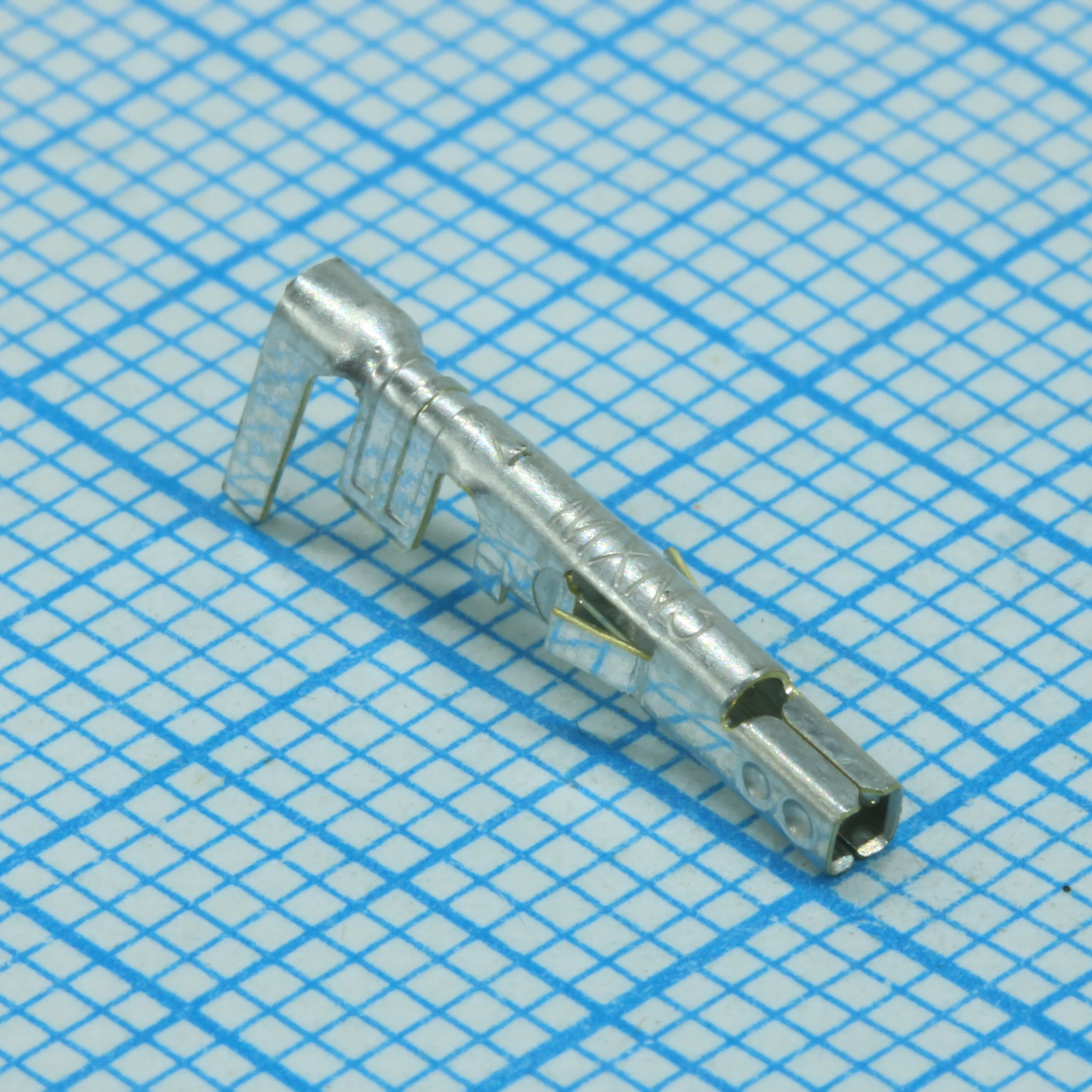 39000078 - Контакт-гнездо прямой монтаж на кабель 16AWG Mini-Fit® пакет