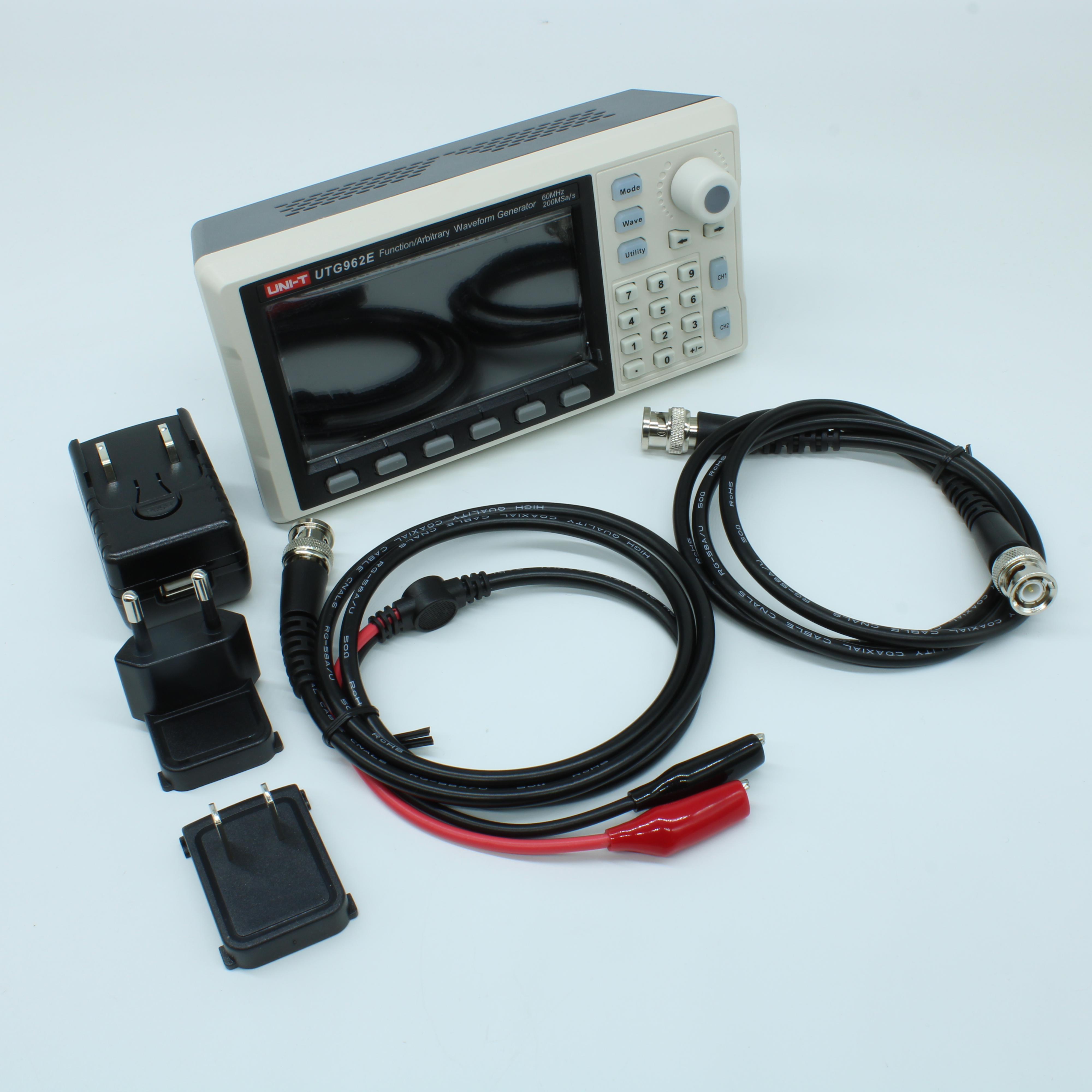 UTG932E - Двухканальный генератор сигналов 30 МГц с русским интерфейсом