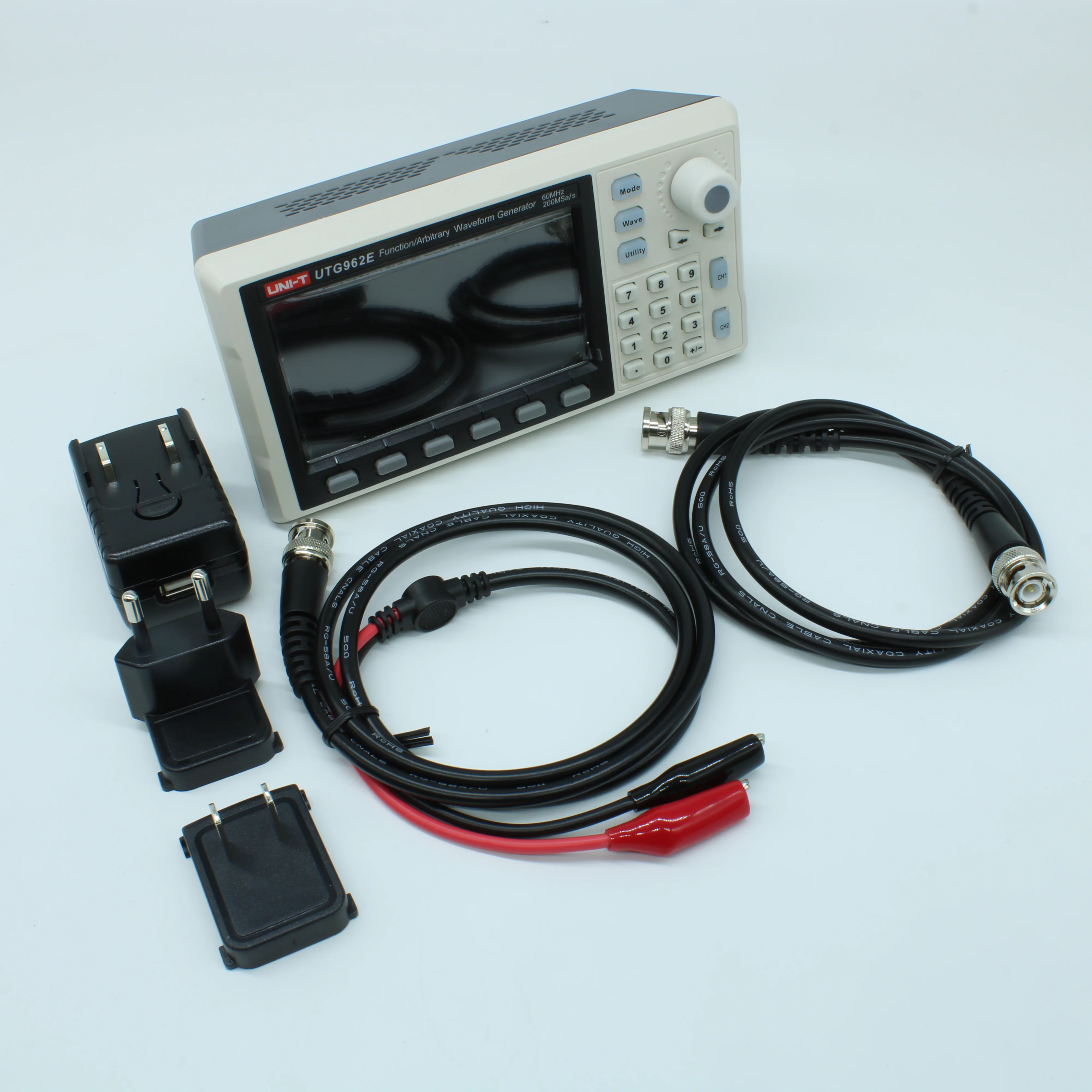 UTG932E - Двухканальный генератор сигналов 30 МГц с русским интерфейсом