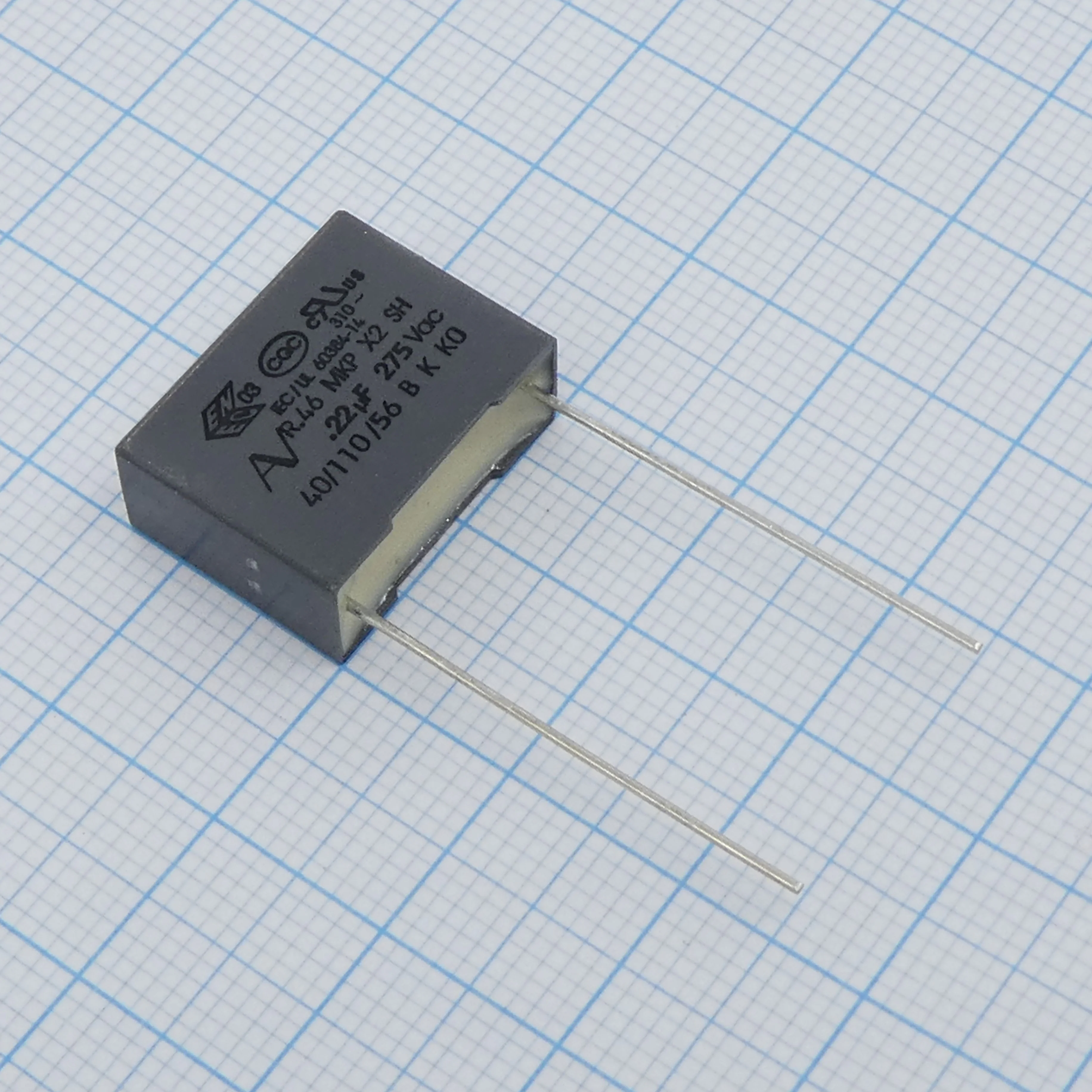 R46KI322050M2K - Пленочный помехоподавляющий конденсатор X2,  0.22uF ±10%, 275VAC, радиальные выводы с шагом 15mm, (18 x 7.5 x 13.5mm)