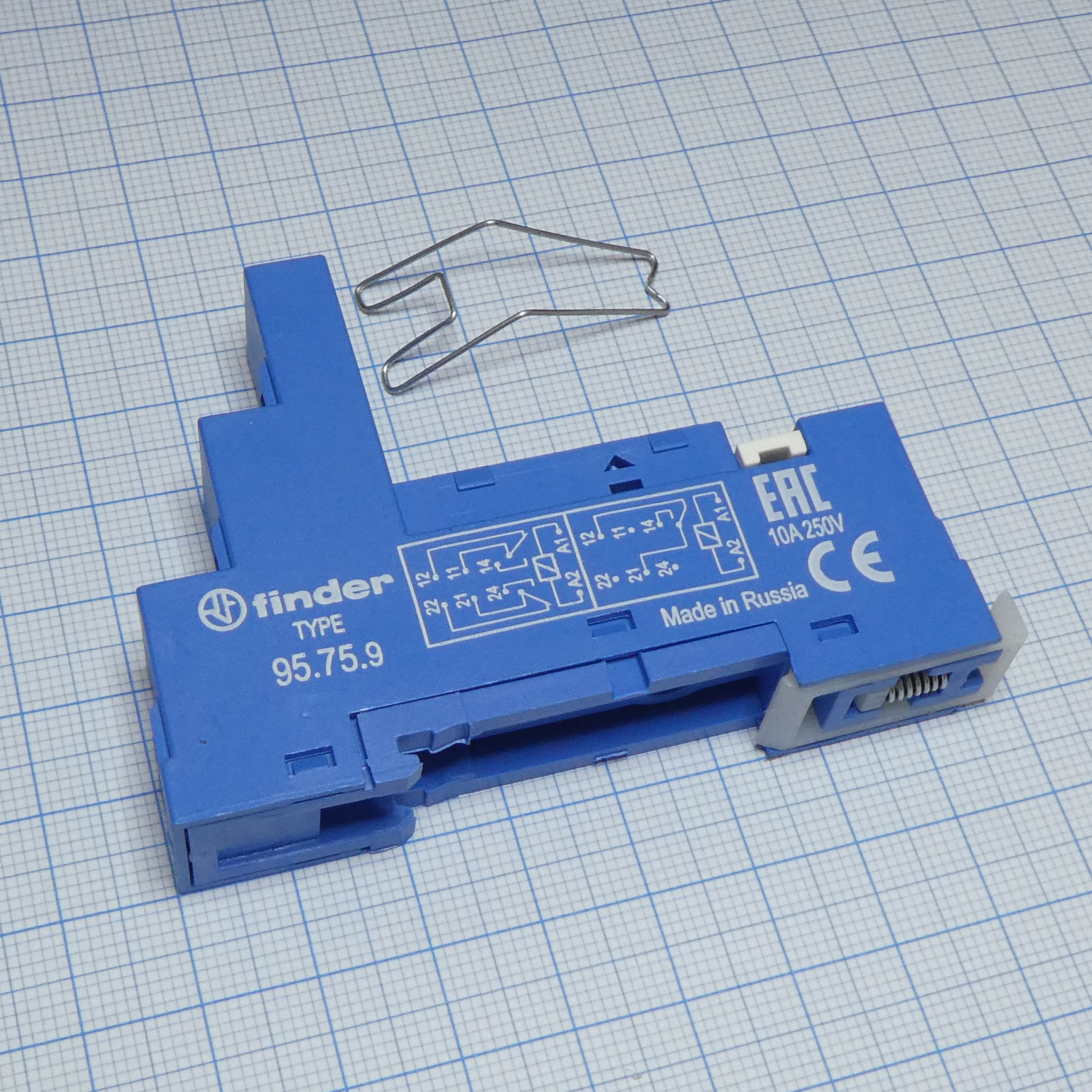 95.75.9SMA - Розетка для реле 40.51, 40.52, 40.61, 40.62, 44.52, 44.62 и модуля 99.01; с комбинированными контактами; с металлическим фиксатором; винтовые зажимы; синяя; 10А
