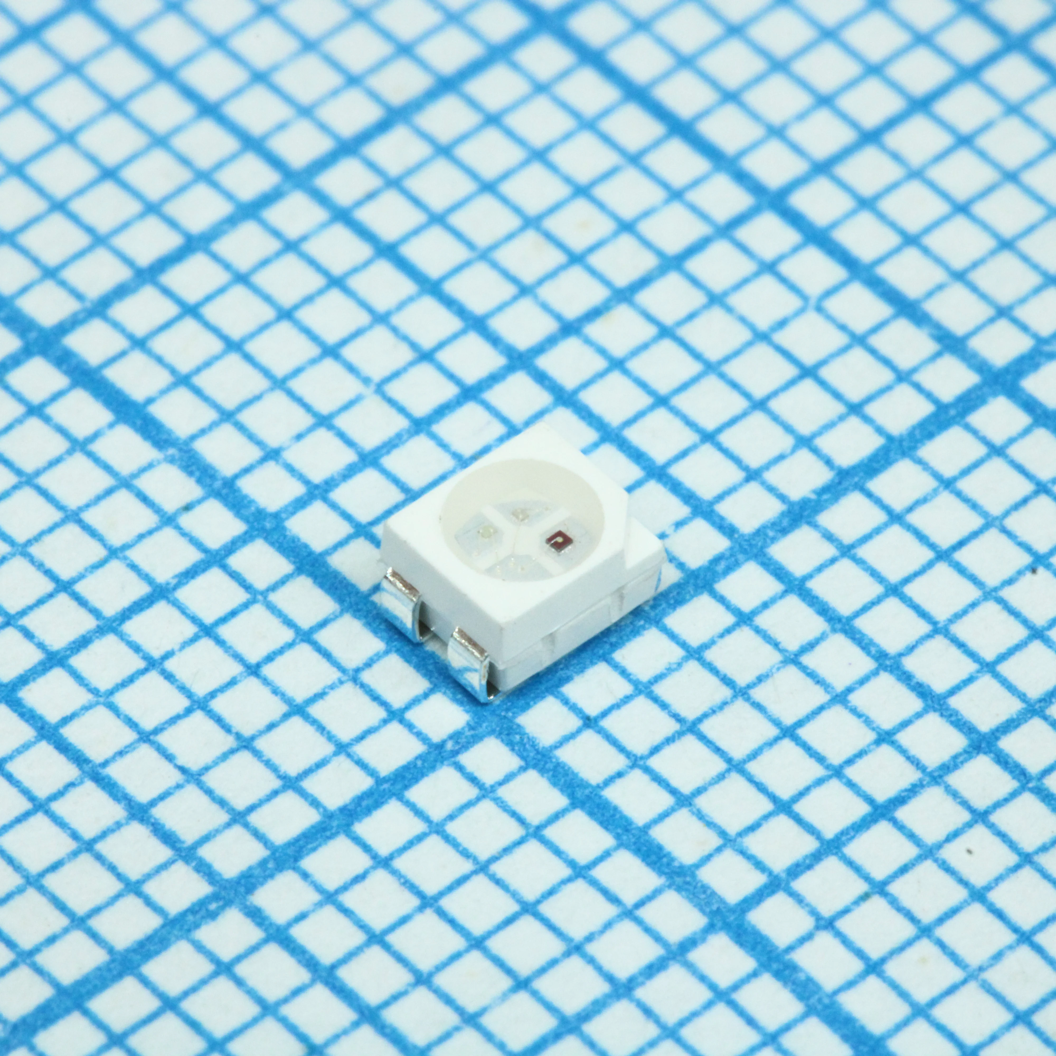 HL-AF-3528S39FU70GH203BC-A-S1-HL - Светодиод smd 3,5х2,8мм/RGB/622нм 270-350мкд - 520нм 1000-1300мкд - 470нм 210-270мкд/130°