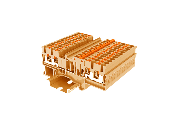 Клемма с размыкат. TPK2.5-4-OG - Клемма с ножевым размыкателем, 4 точки подключения, тип фиксации провода: push-in, номинальное сечение: 2,5 мм кв., 20A, 400V, ширина: 5,2 мм, цвет: оранжевый, тип монтажа: DIN 35