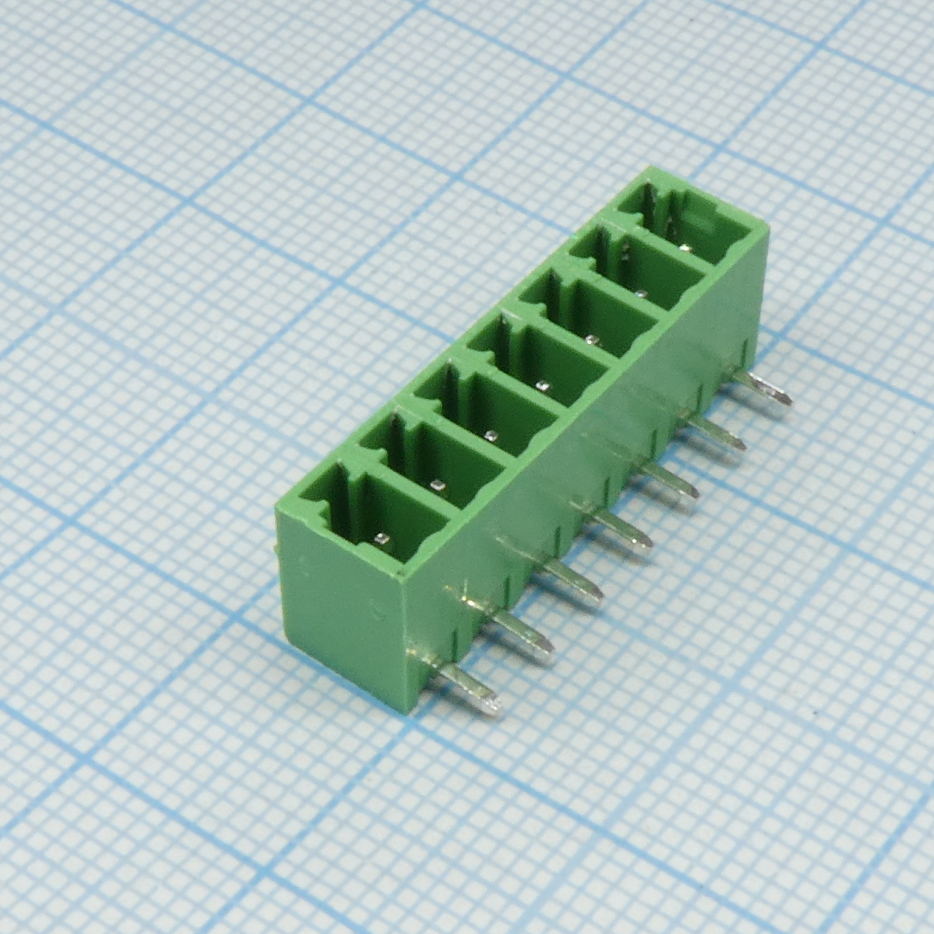 15EDGRC-3.81-07P-14-00A(H) - Разъемный клеммный блок на плату, 7 контактов. Серия 15EDGRC-3.81