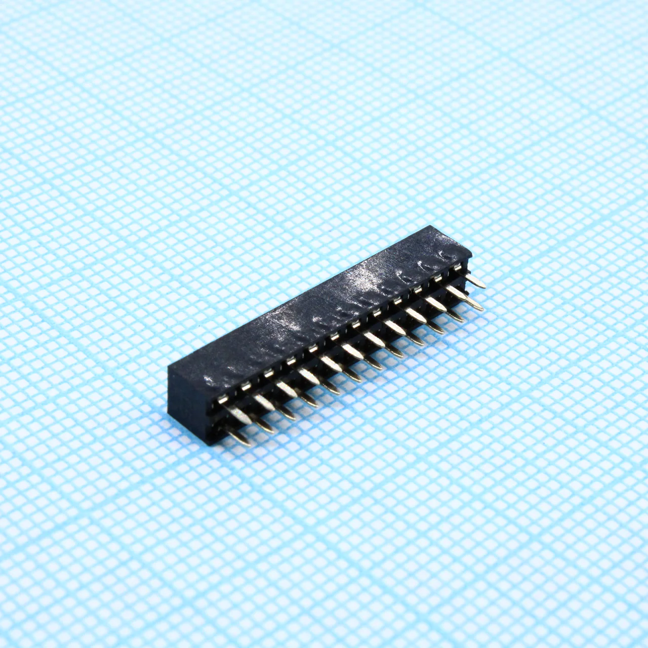 DS1026-06-2X12S8BV - Гнездо на плату 2x12 конт., шаг 2.00мм, высота 4.3мм ширина 4.1мм, позолоч.