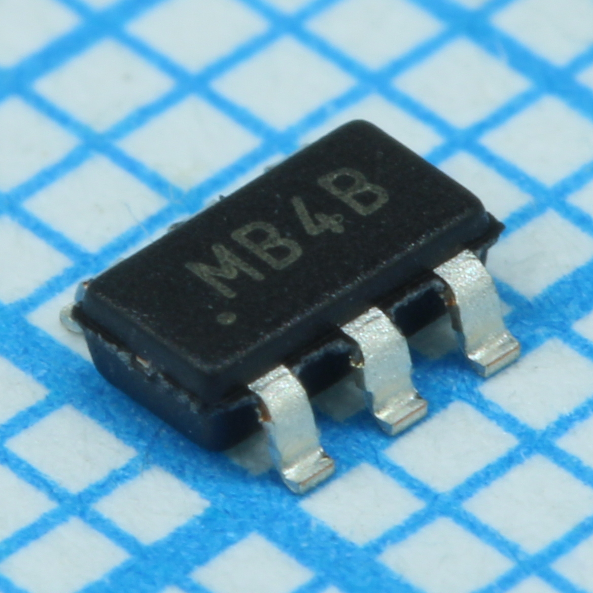 MCP4716A0T-E/CH - 10-бит ЦАП одноканальный резисторный автомобильного применения 6-Pin SOT-23 лента на катушке