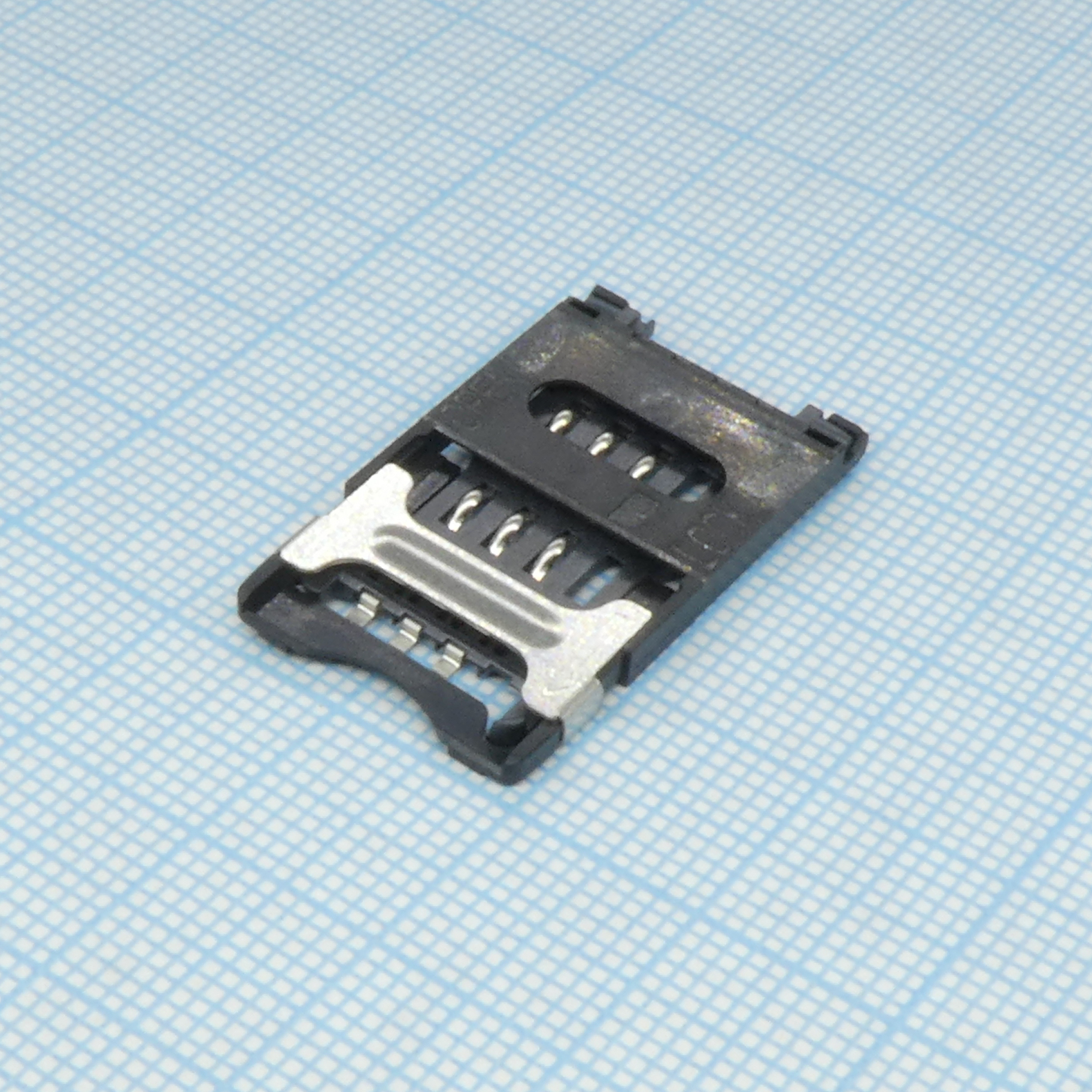 CCM03-3002LFT R102 - Держатель SIM карт надвижного типа