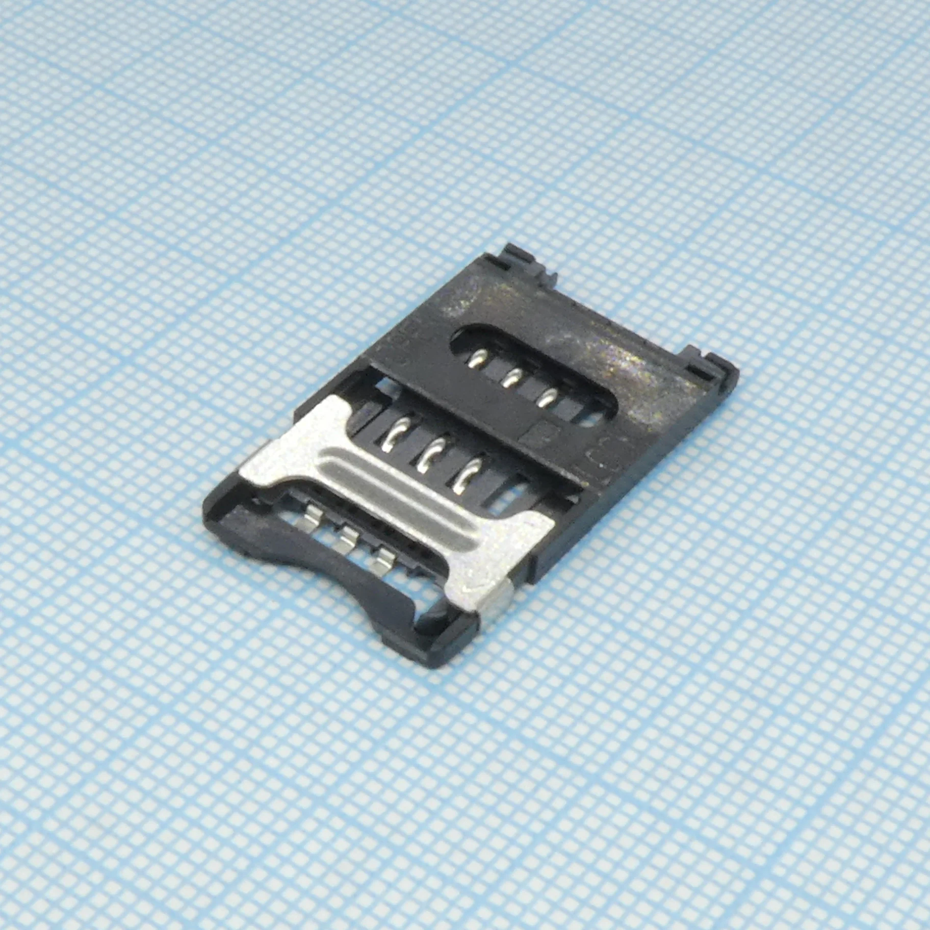 CCM03-3002LFT R102 - Держатель SIM карт надвижного типа