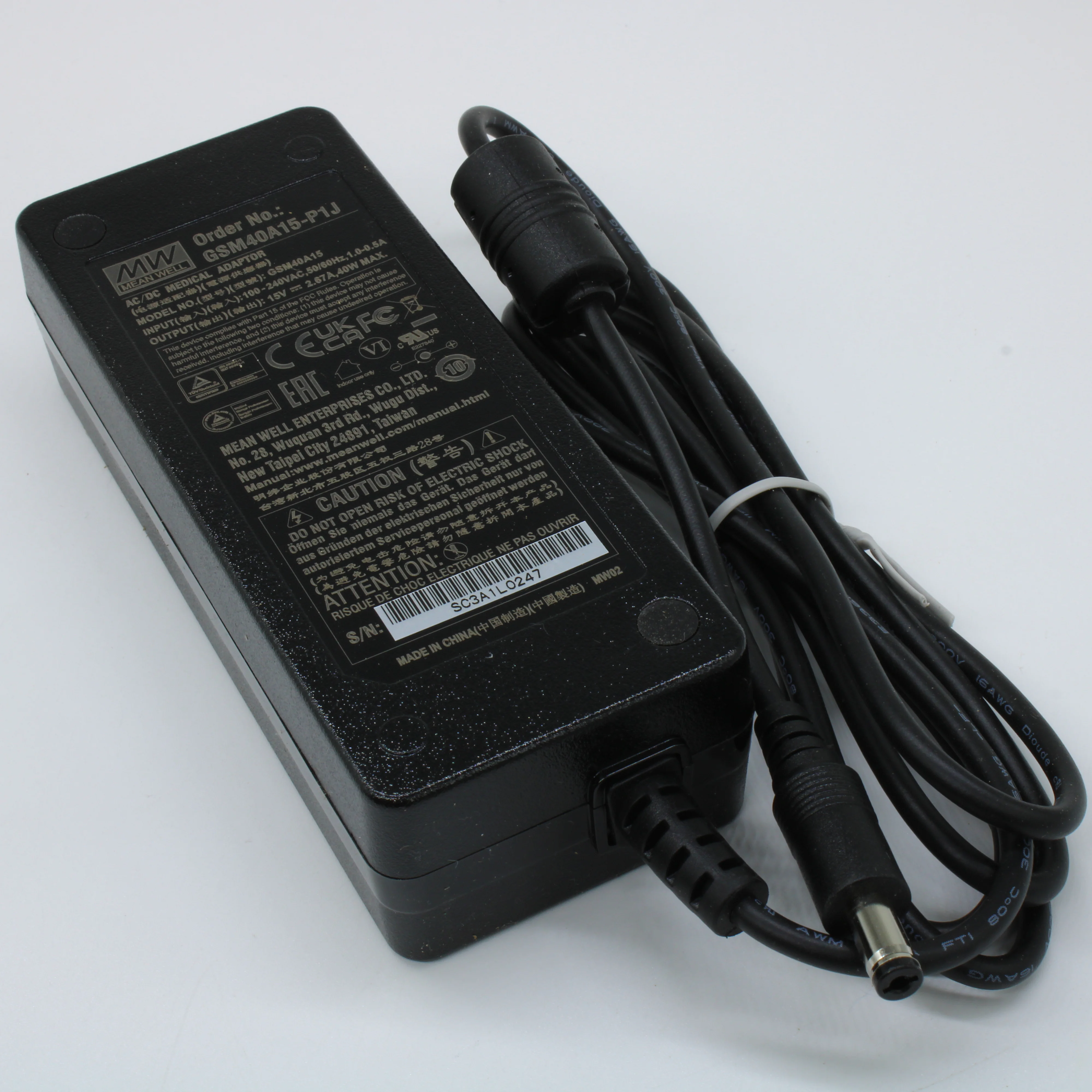 GSM40A15-P1J - Адаптер от сети 220В выход 15В 2.67A 40Вт медицинского применения