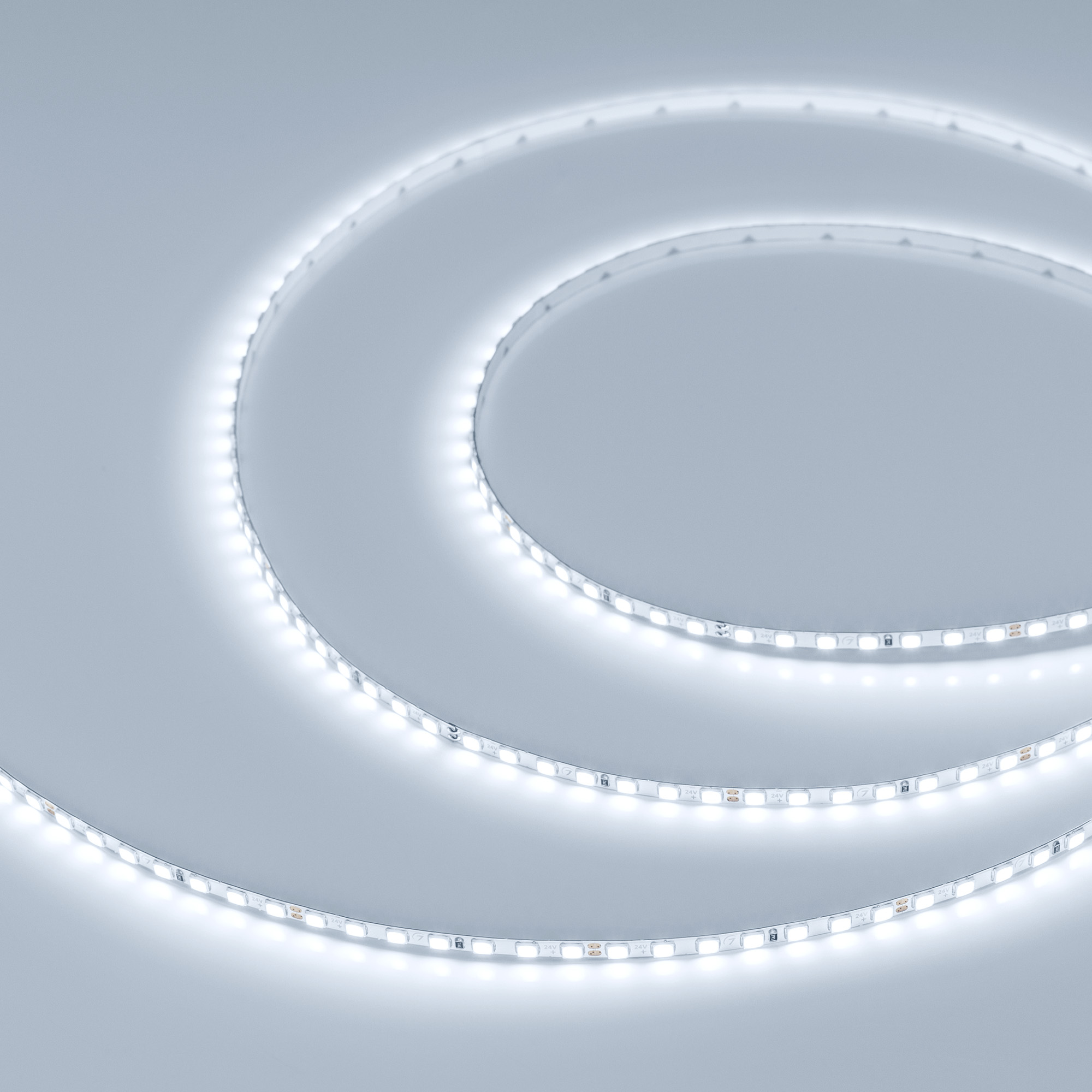 Лента UL-A140-3.5mm 24V White6000 (6 W/m, IP20, 2835, 5m) 045966 - Светодиодная узкая лента UL-A140, открытая. Светодиоды 2835, 140 шт/м (700 шт на 5 м), белая плата, ширина 3.5 мм, скотч 3M. Цвет Белый 6000 K, цветопередача CRI>90, угол 120°. Питание 24V