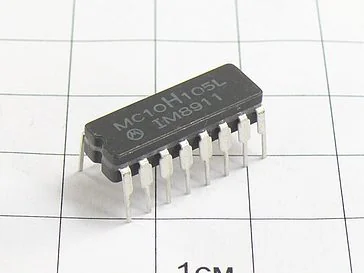 Микросхема MC10H105L