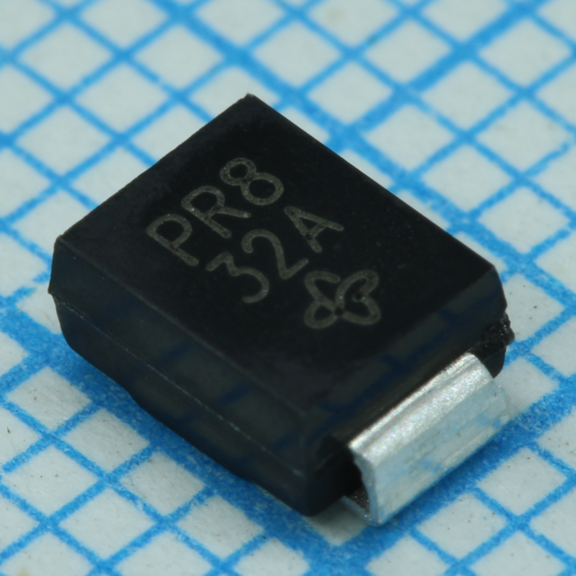 SM6T220CA-E3/52 - Диод защитный от перенапряжения - TVS (супрессор) 188В включение 328В ограничение DO214AA