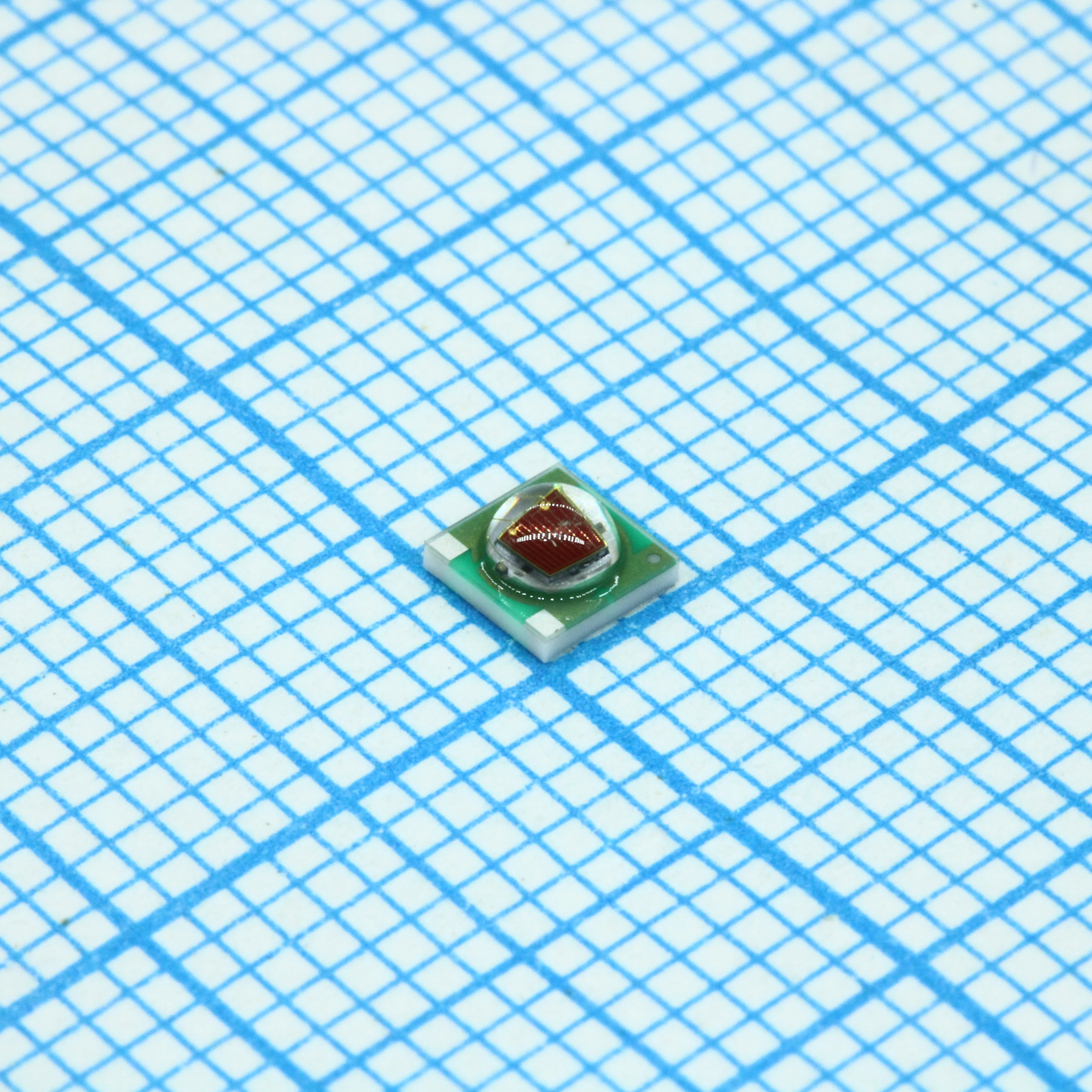XPEFAR-L1-0000-00701 - Светодиод smd XLAMP 3,45х3,45мм/предельно красный/730нм/0.25Вт при 350мА 1.85В/130°