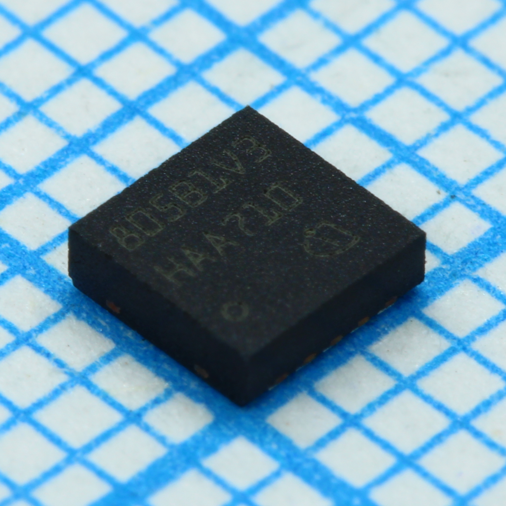 TLS805B1LDV33XUMA1 - Стабилизатор линейный 3.3В 50мА TSON-10-2