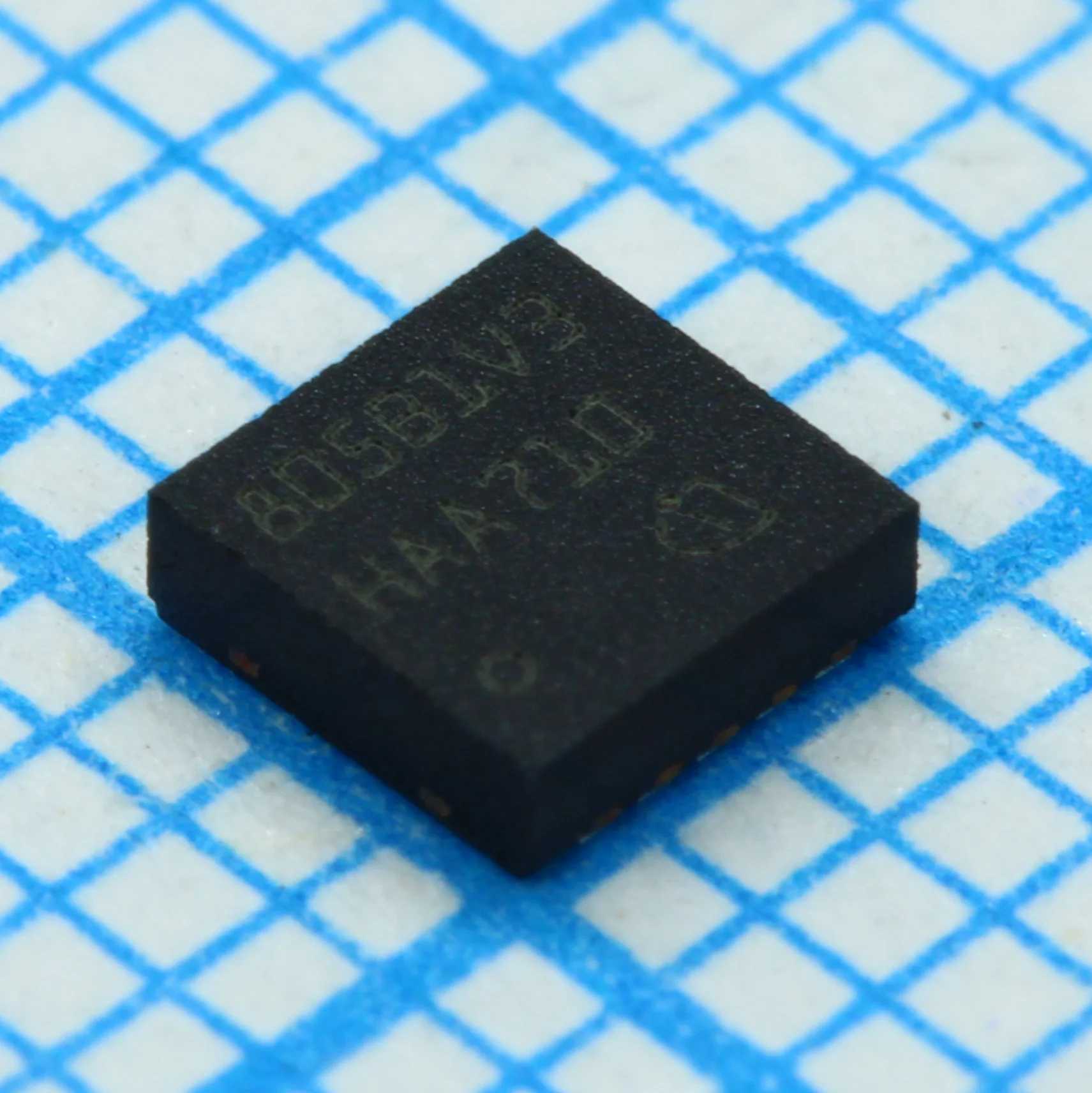 TLS805B1LDV33XUMA1 - Стабилизатор линейный 3.3В 50мА TSON-10-2