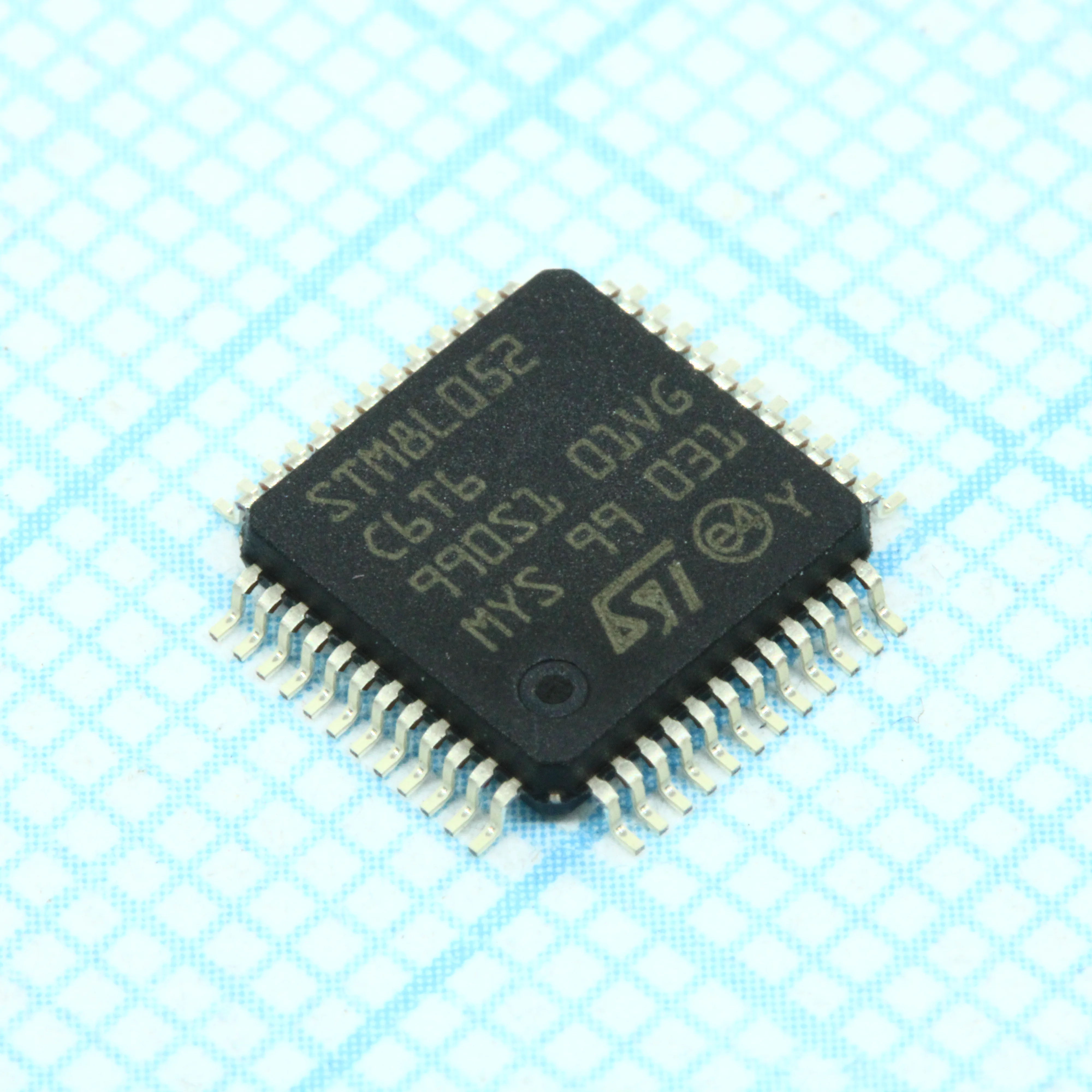 STM8L052C6T6 - 8-bit микропотребляющий, 16МГц, 32кБ Flash (256б EEPROM - включено), 2кб ОЗУ, 2х16-бит таймера, SPI, I2C, USART, 12бит АЦП, LCD, 4 DMA