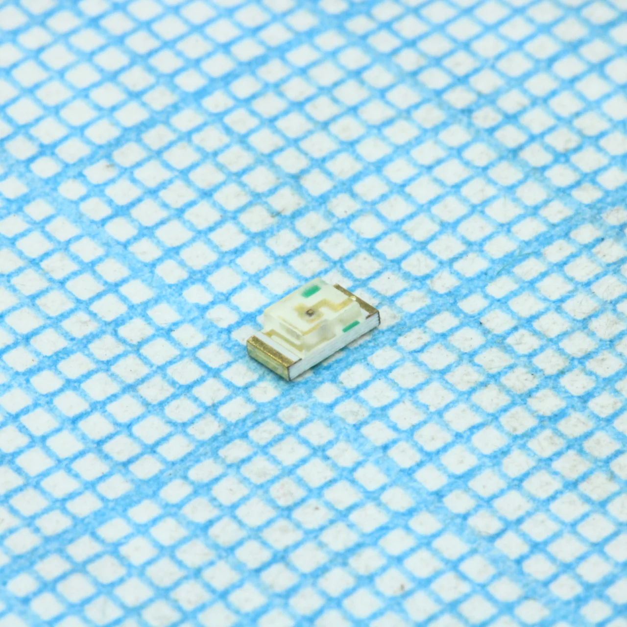 KP-3216SURC - Светодиод smd 3,2х1,6мм/красный/640нм/70-150мкд/прозрачный/120°