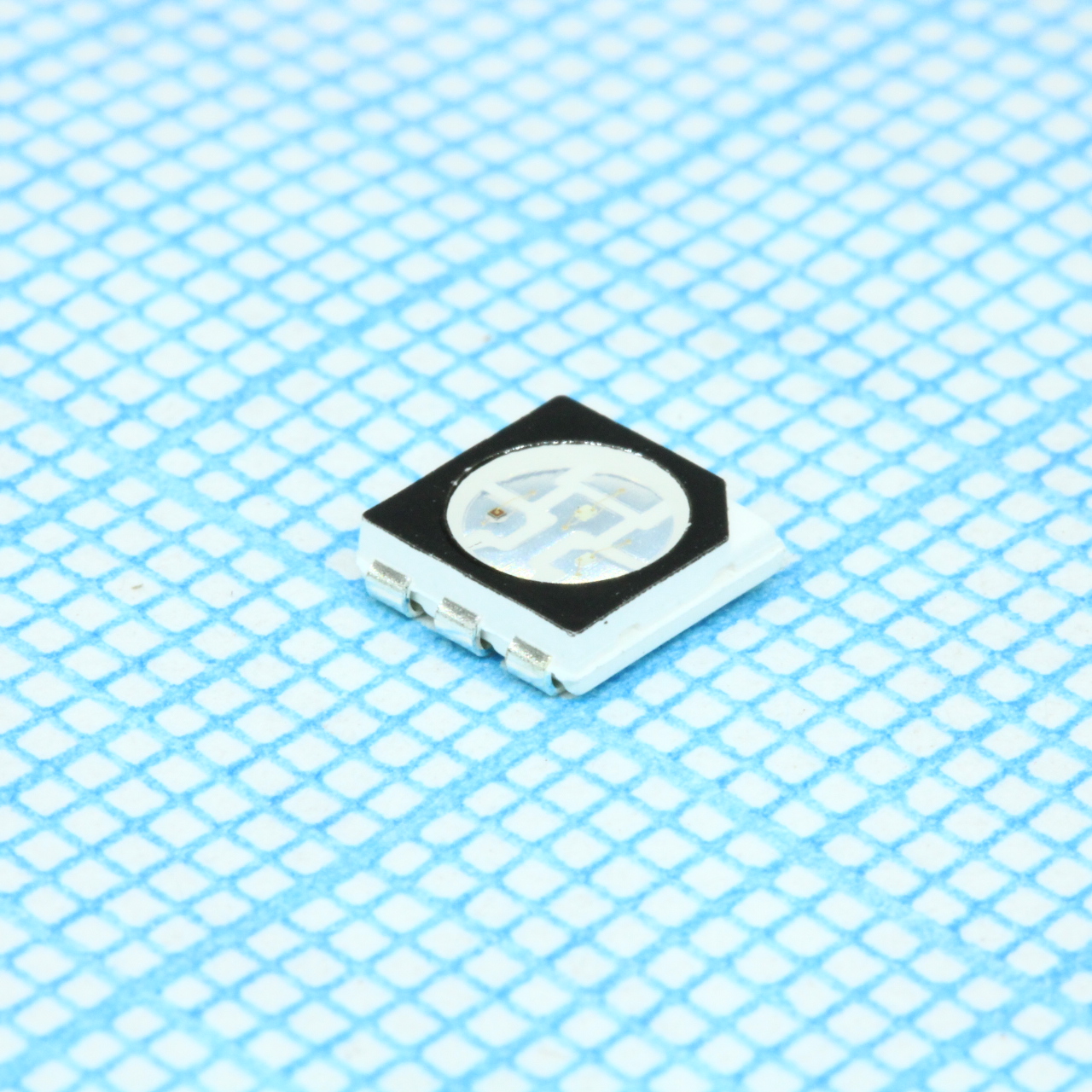 FYLS-5050RGB - Светодиод smd 5х5мм/красный/630нм/600мкд - зеленый/525нм/1300мкд - синий/470нм/400мкд/прозрачный/120°