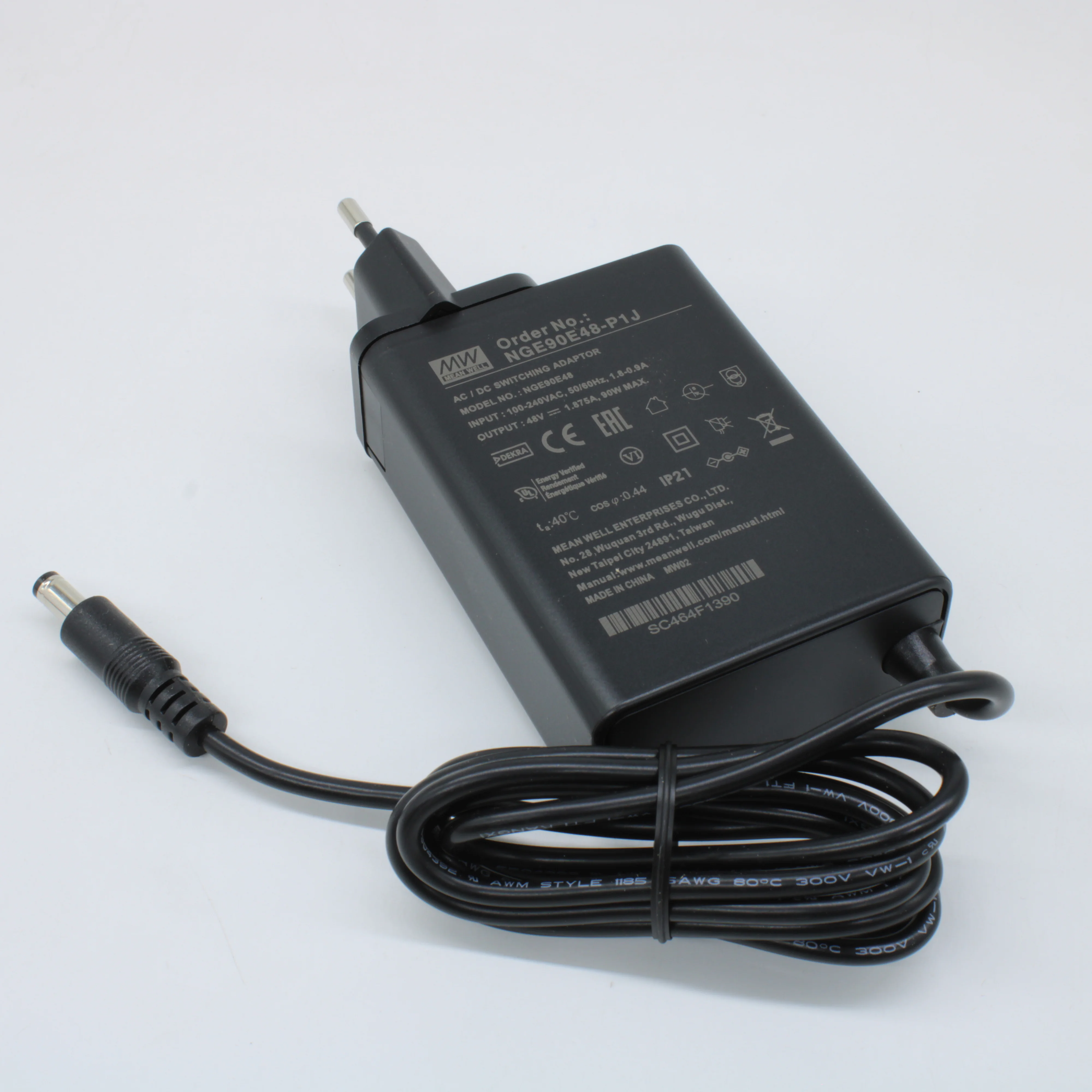 NGE90E48-P1J - AC-DC, 90Вт, сетевой адаптер, выход 48В/1.875А, вход 80...264В AC, 47...63 Гц, изоляция 4000B DC, 2xMOPP, 62x30*x85.5мм, -30...+70C, евровилка, выходной разъем 11мм, диам. 5.5х2.1мм