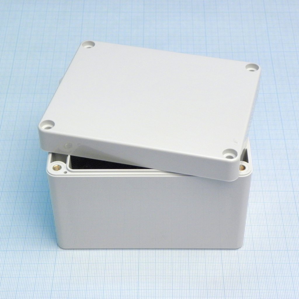 G221 - Герметичный корпус из поликарбоната, IP65, светло-серый